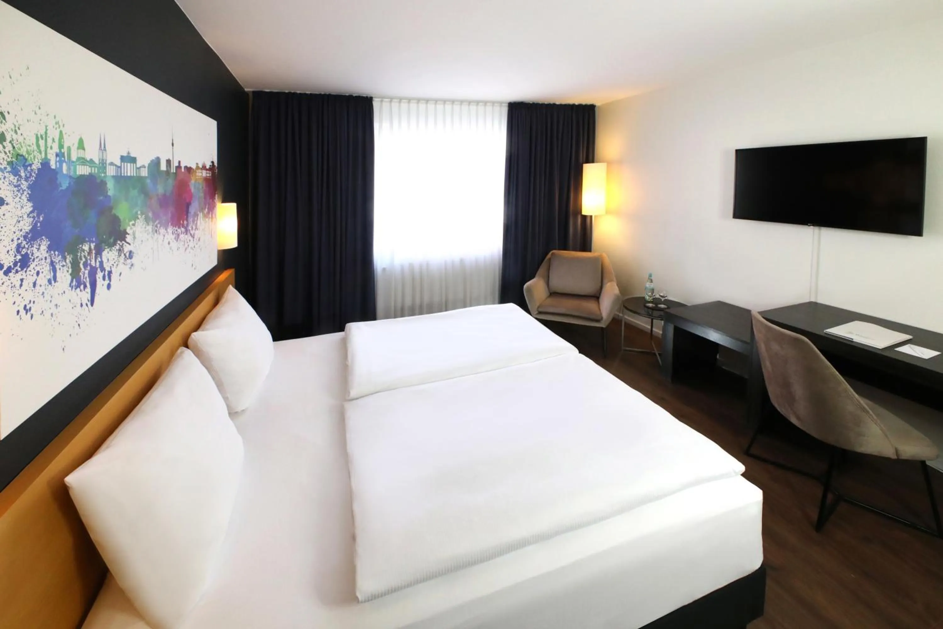 Bedroom, Bed in Wyndham Garden Potsdam