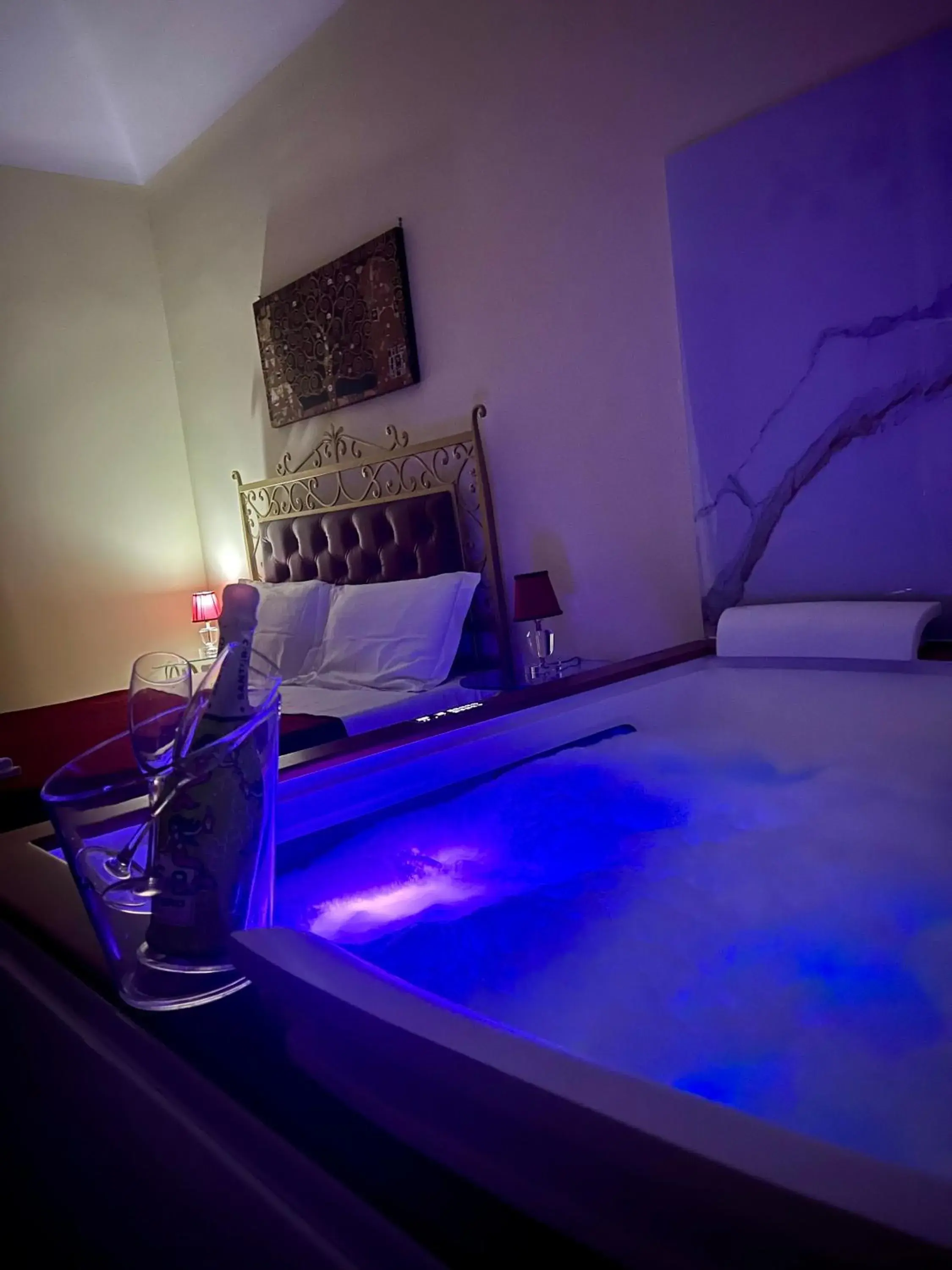 Deluxe Suite with Spa Bath in Duca di Uzeda Bed and Breakfast Deluxe Suite with Spa Bath in Duca di Uzeda Bed and Breakfast