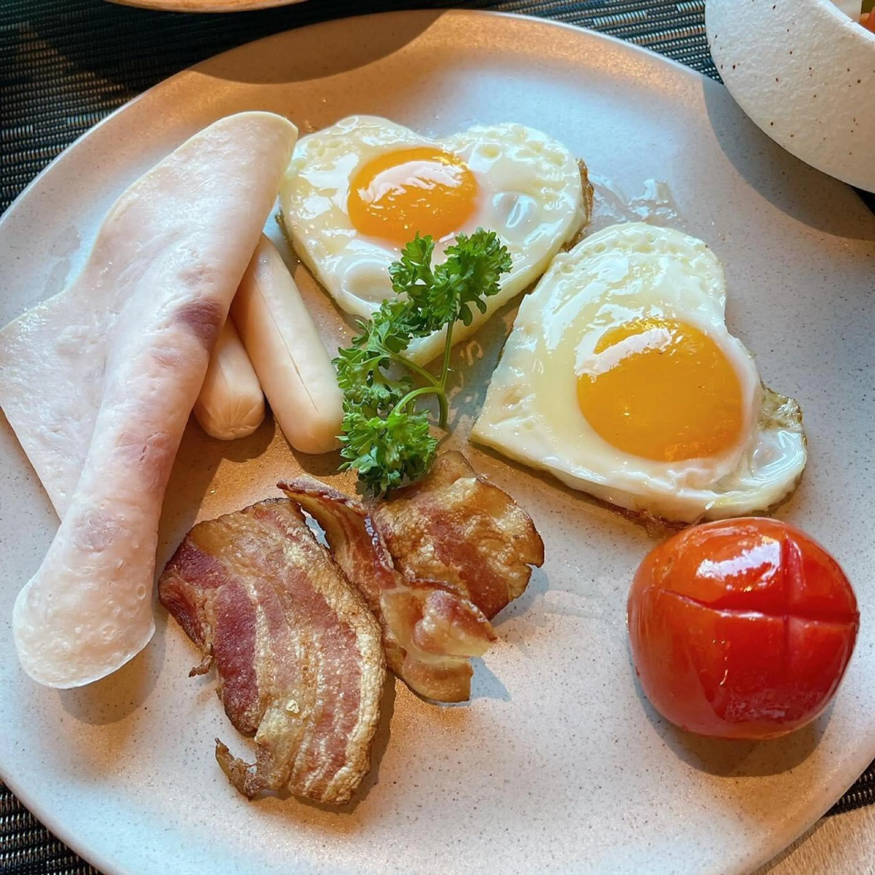 Breakfast in Mandarin Eastville, Pattaya - SHA Extra Plus