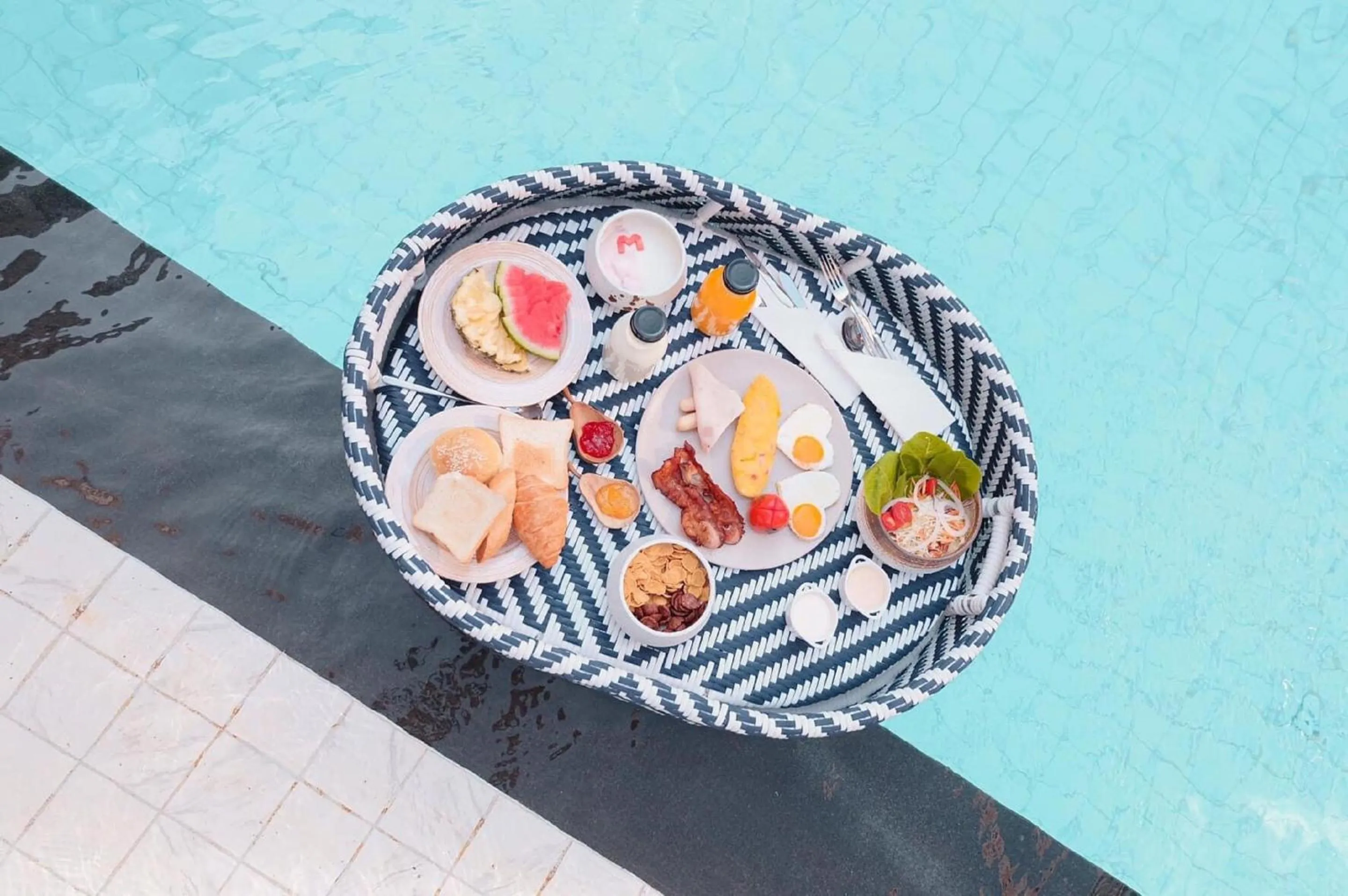 Swimming pool in Mandarin Eastville, Pattaya - SHA Extra Plus