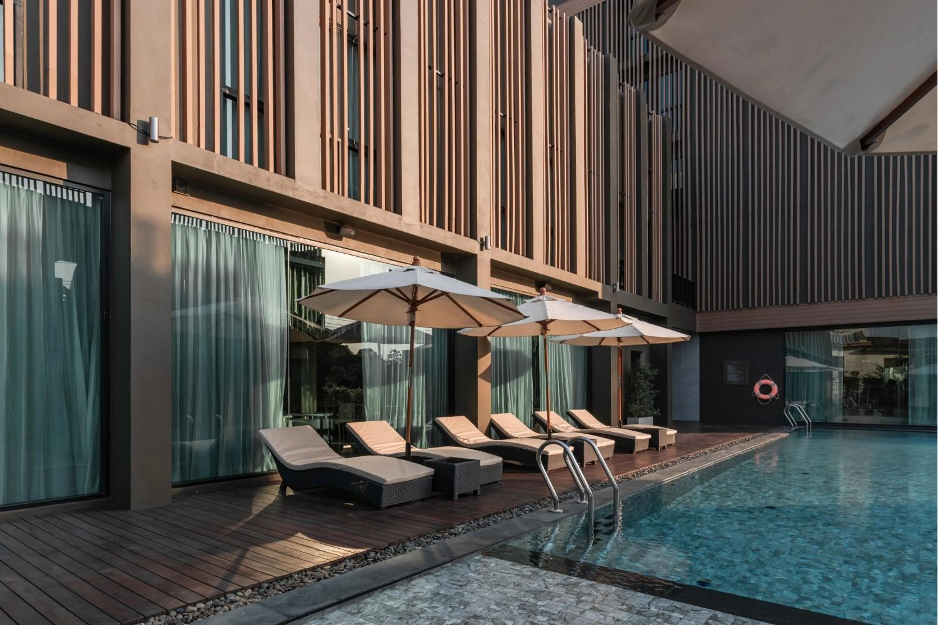 Swimming pool in Mandarin Eastville, Pattaya - SHA Extra Plus