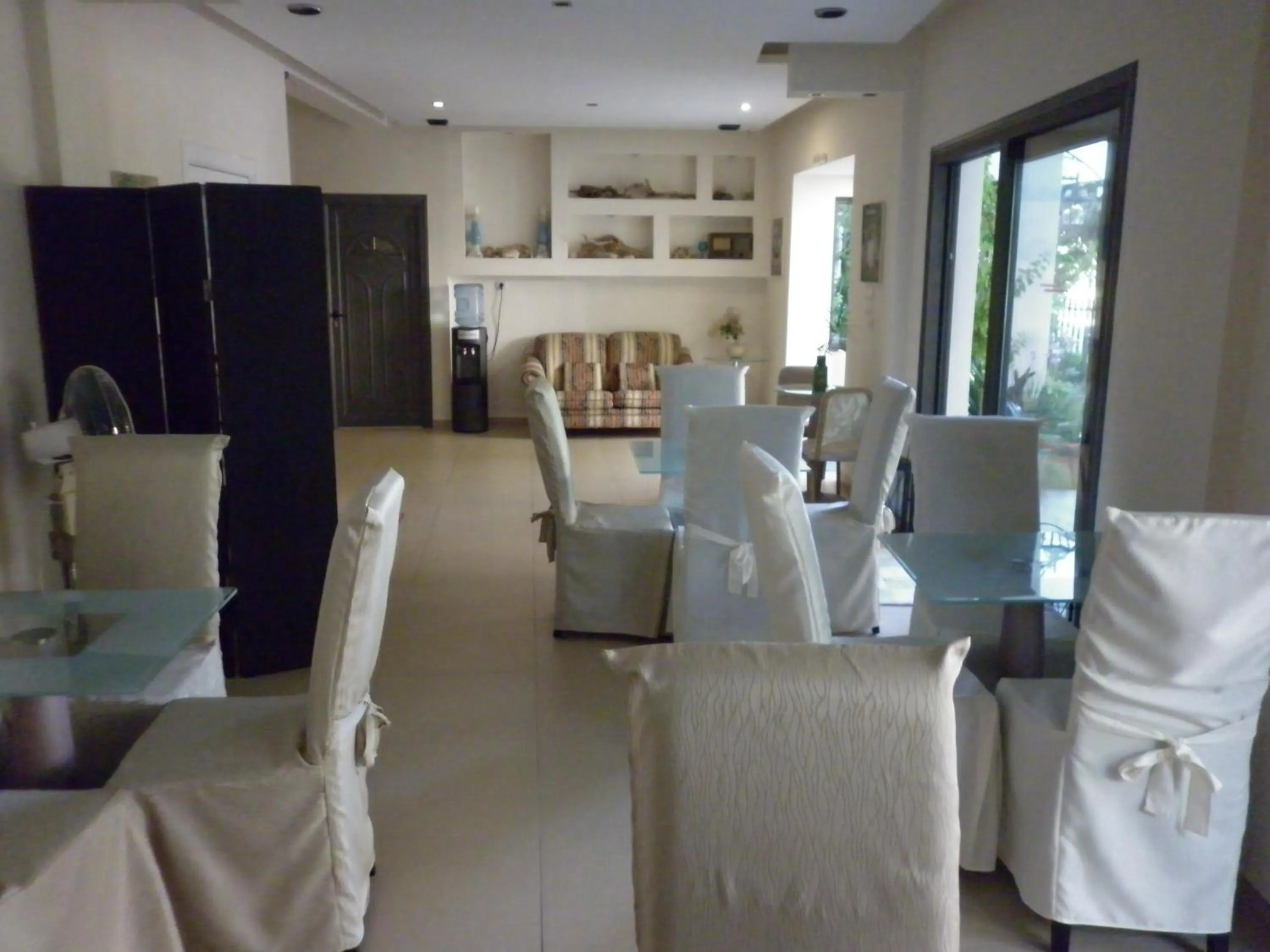 Restaurant/places to eat in Hotel Ritsa