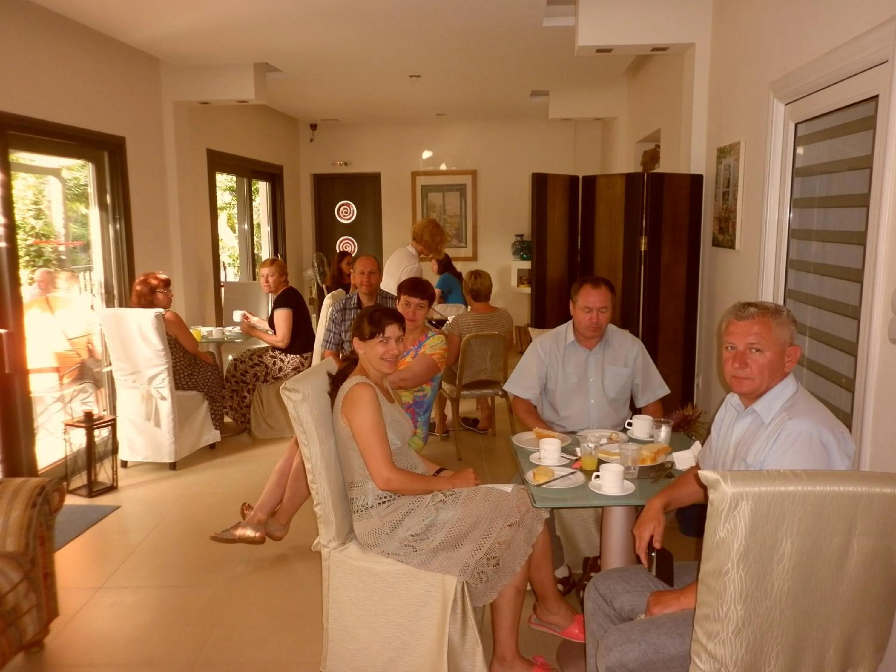 Restaurant/places to eat in Hotel Ritsa