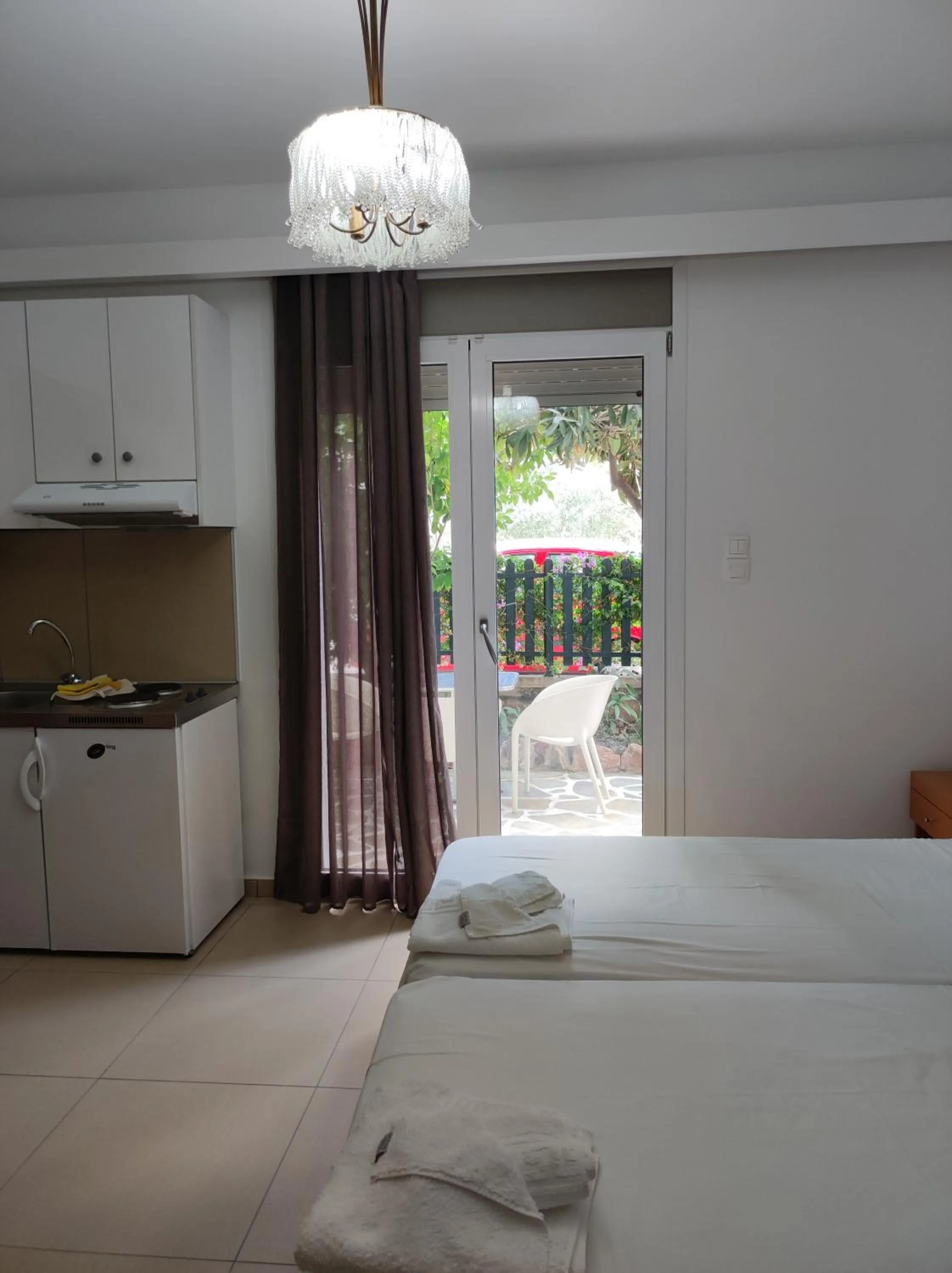 Kitchen or kitchenette, Bed in Hotel Ritsa