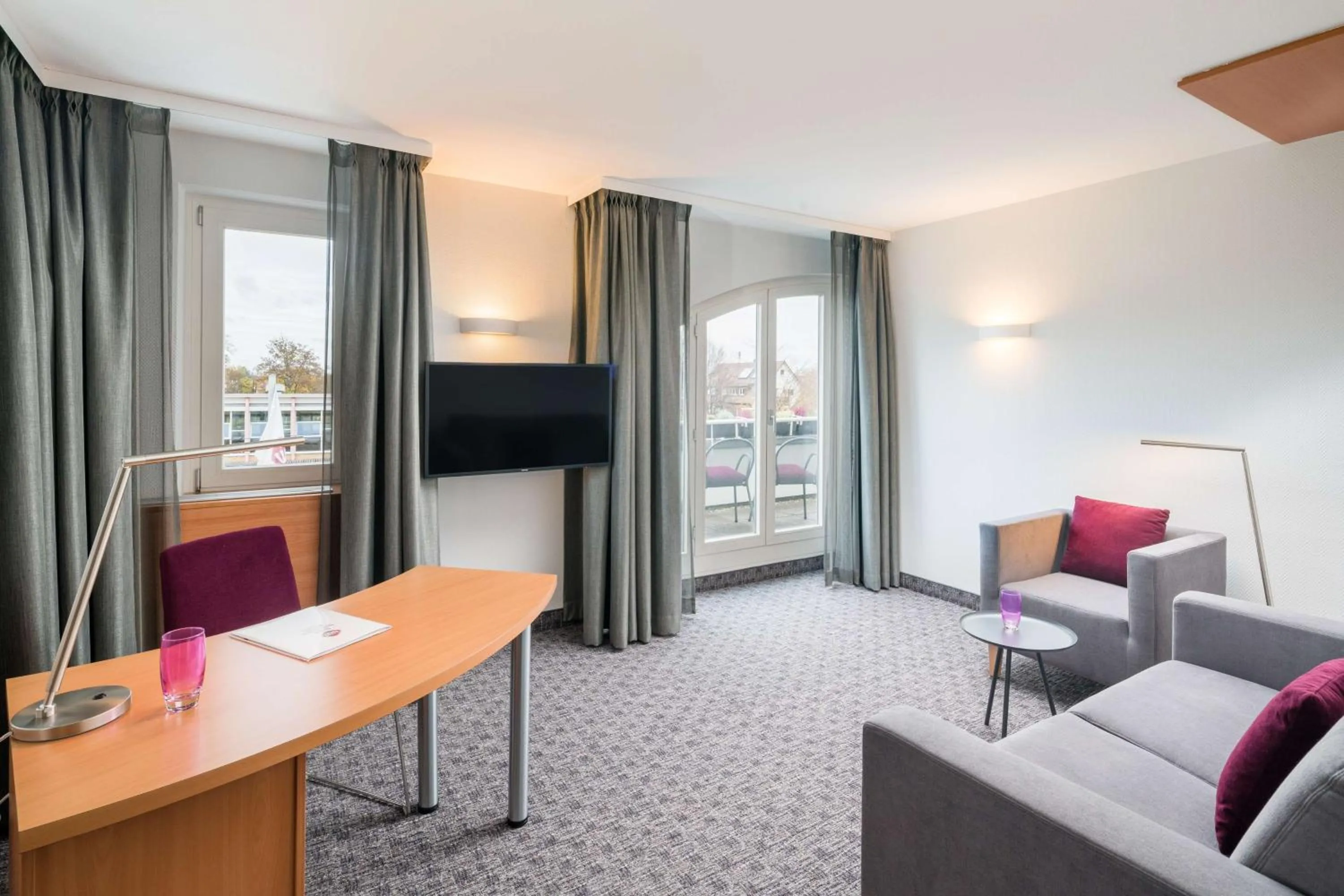 TV and multimedia in Best Western Plus Hotel Fellbach-Stuttgart