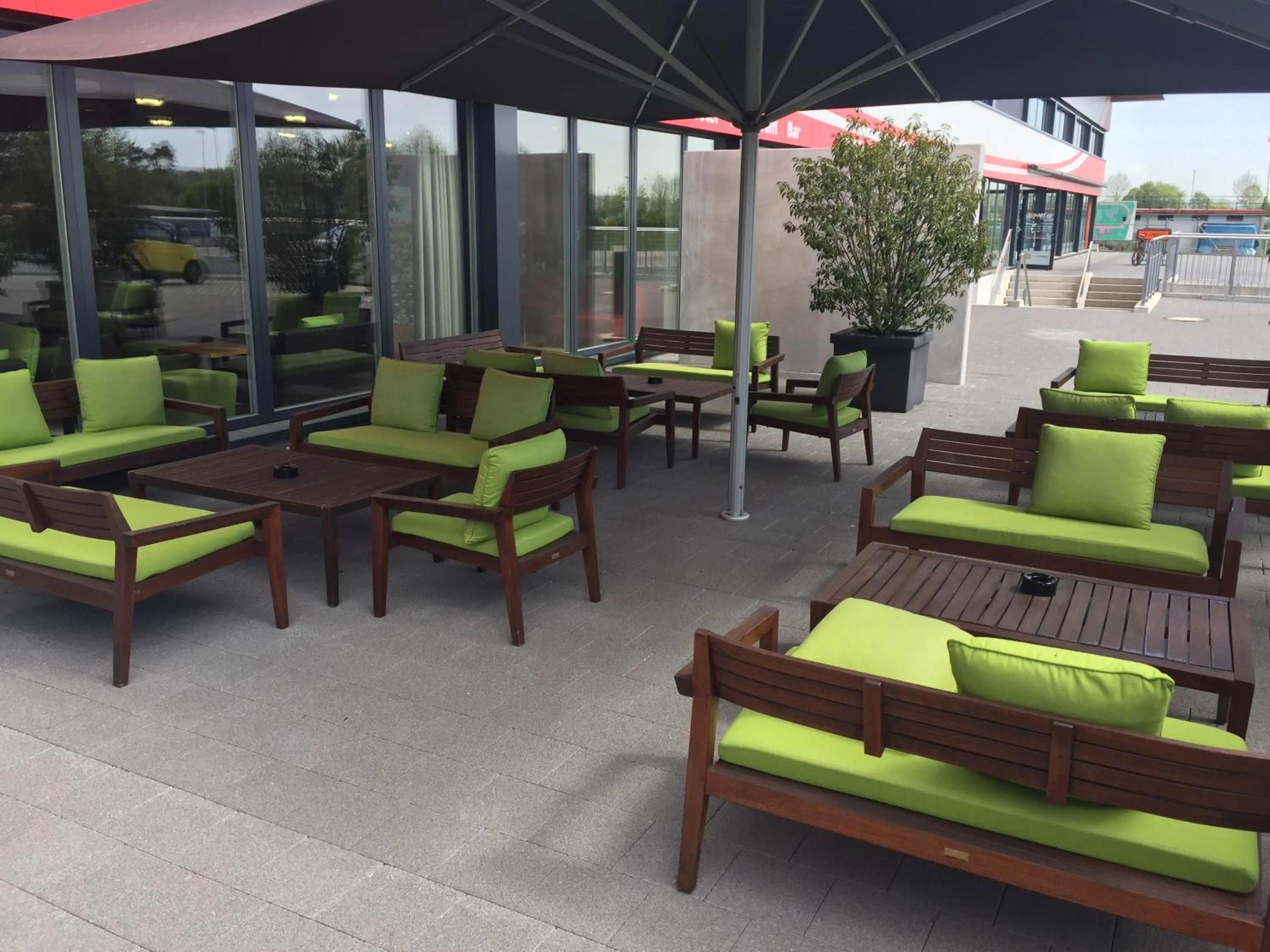 Restaurant/places to eat in Hotel Velodrome