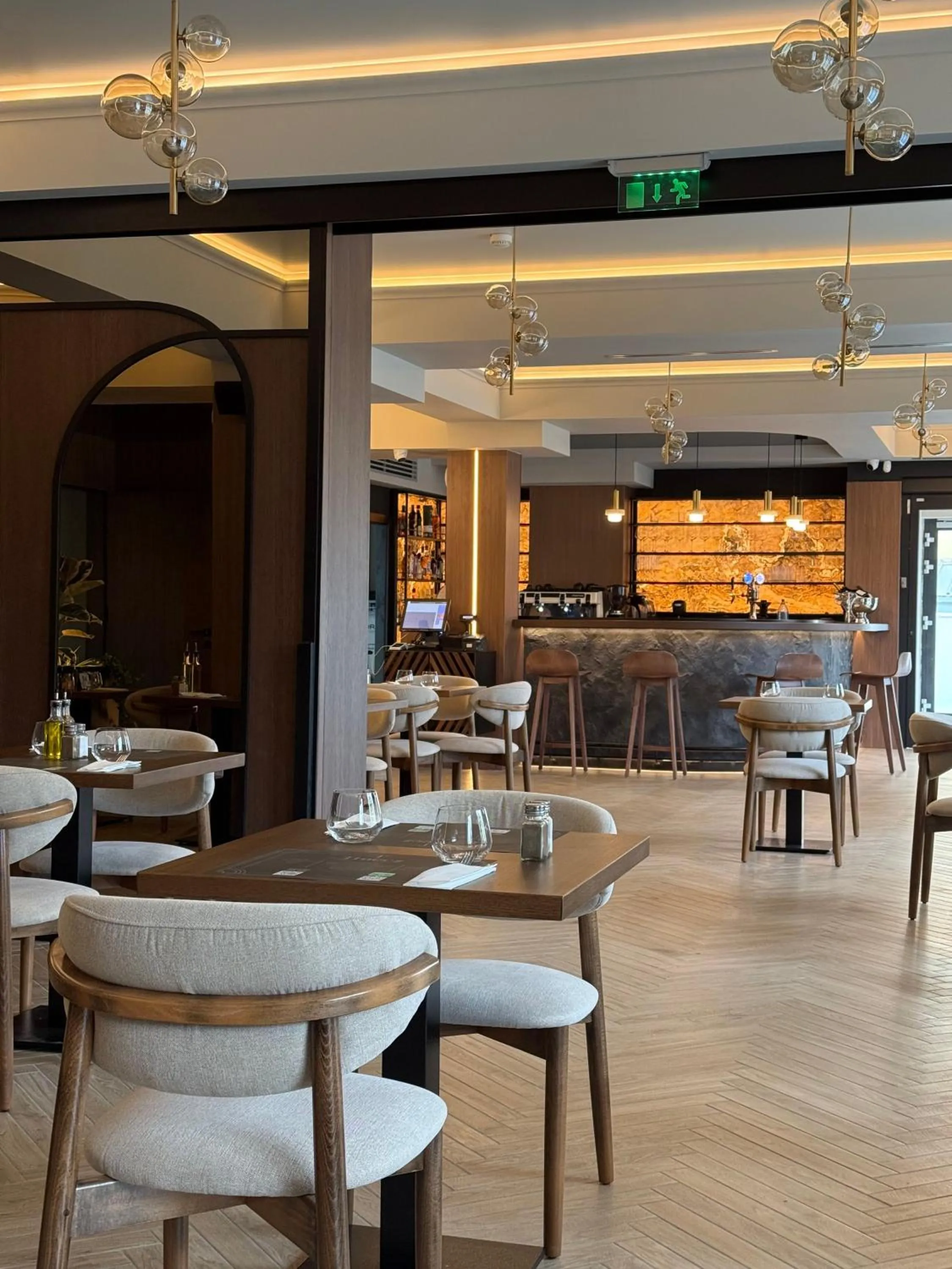 Restaurant/places to eat in Casa La Fayette