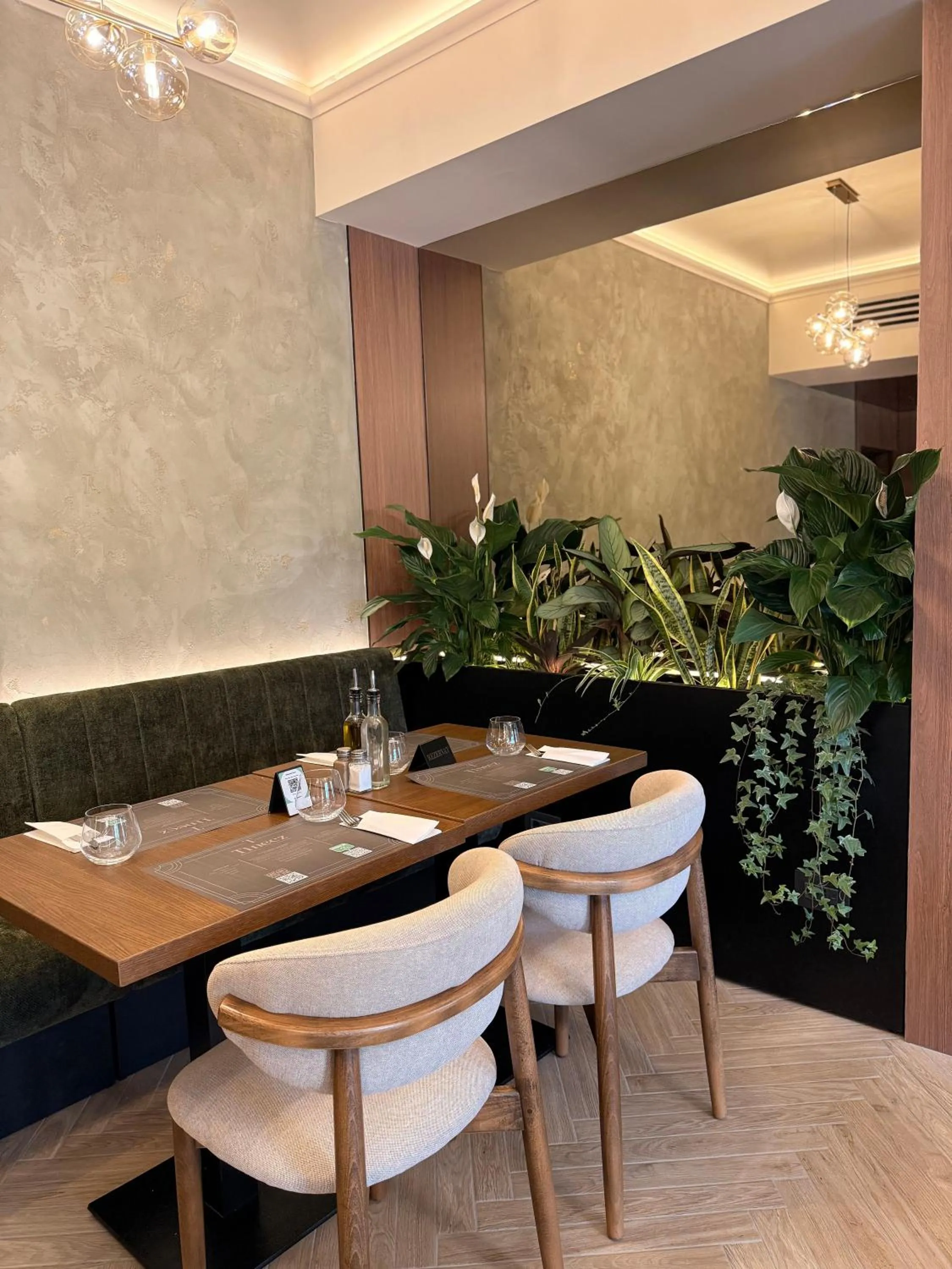 Restaurant/places to eat in Casa La Fayette