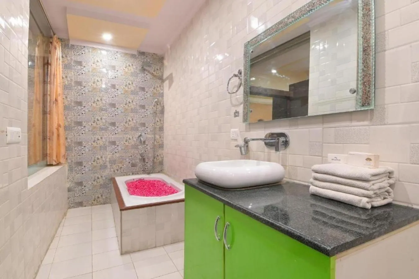 Bathroom in Hotel Castle Blue New Delhi Near IGI Airport