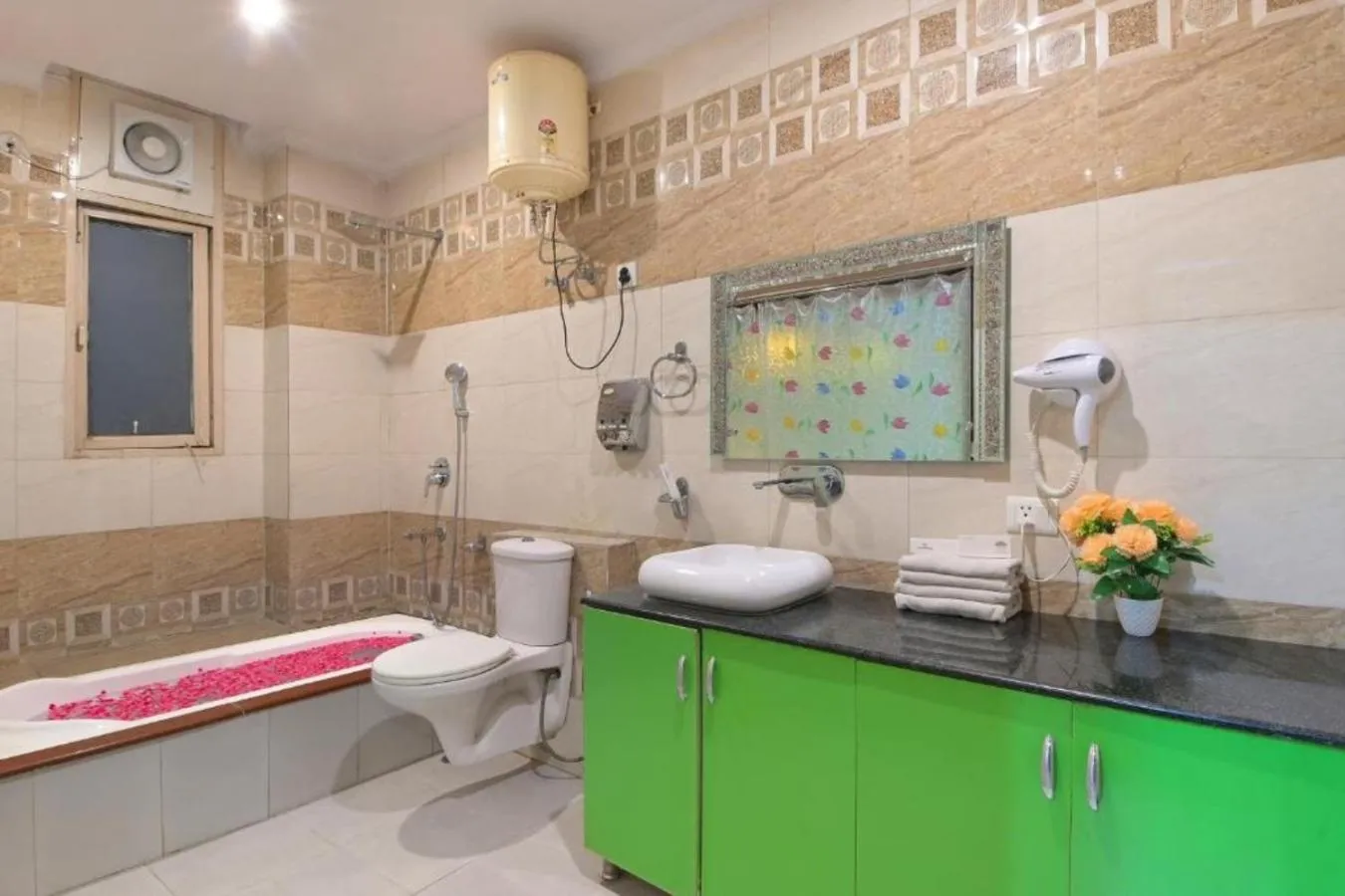 Bathroom in Hotel Castle Blue New Delhi Near IGI Airport