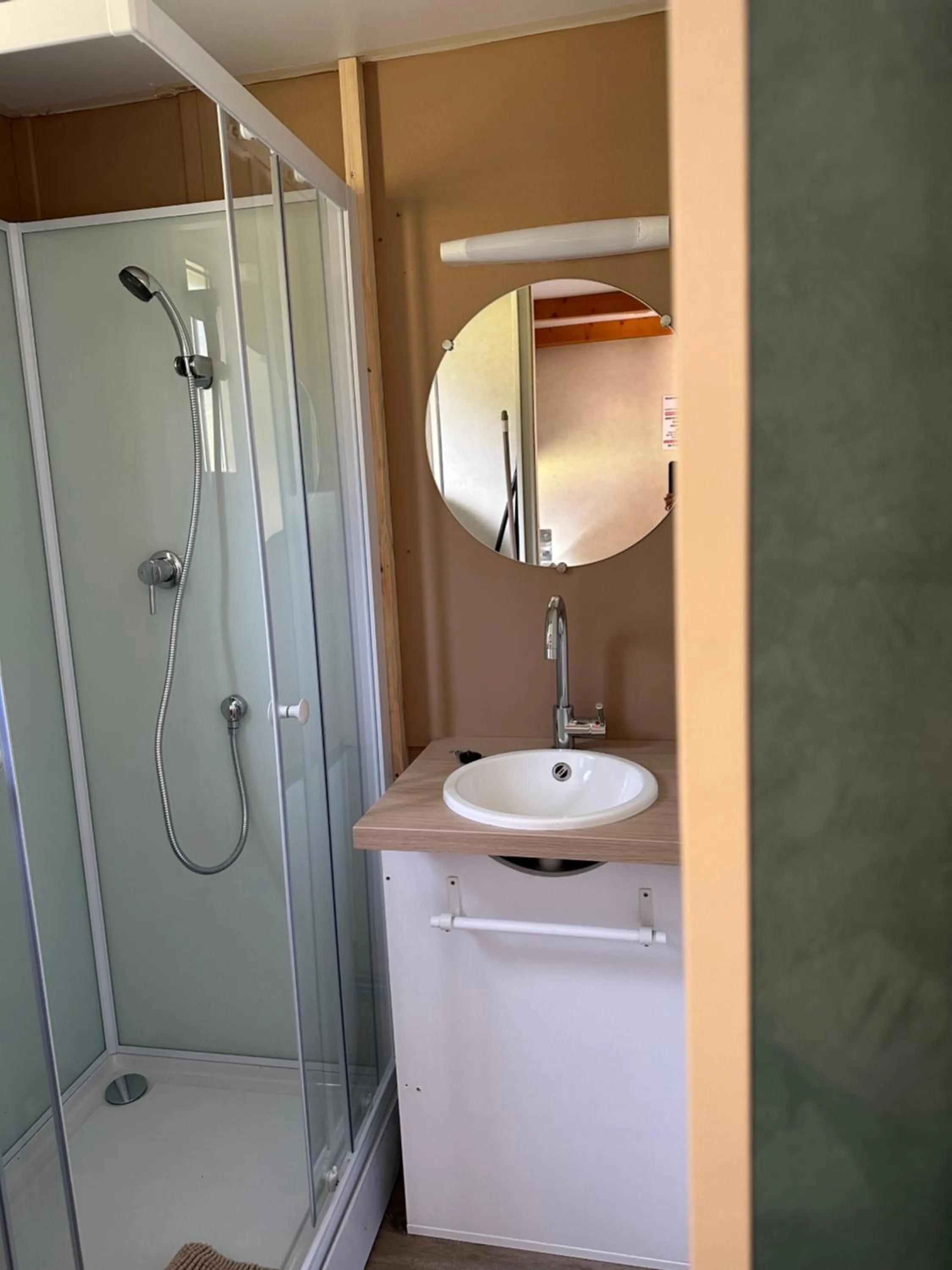 Shower in Du côté de chez Sam