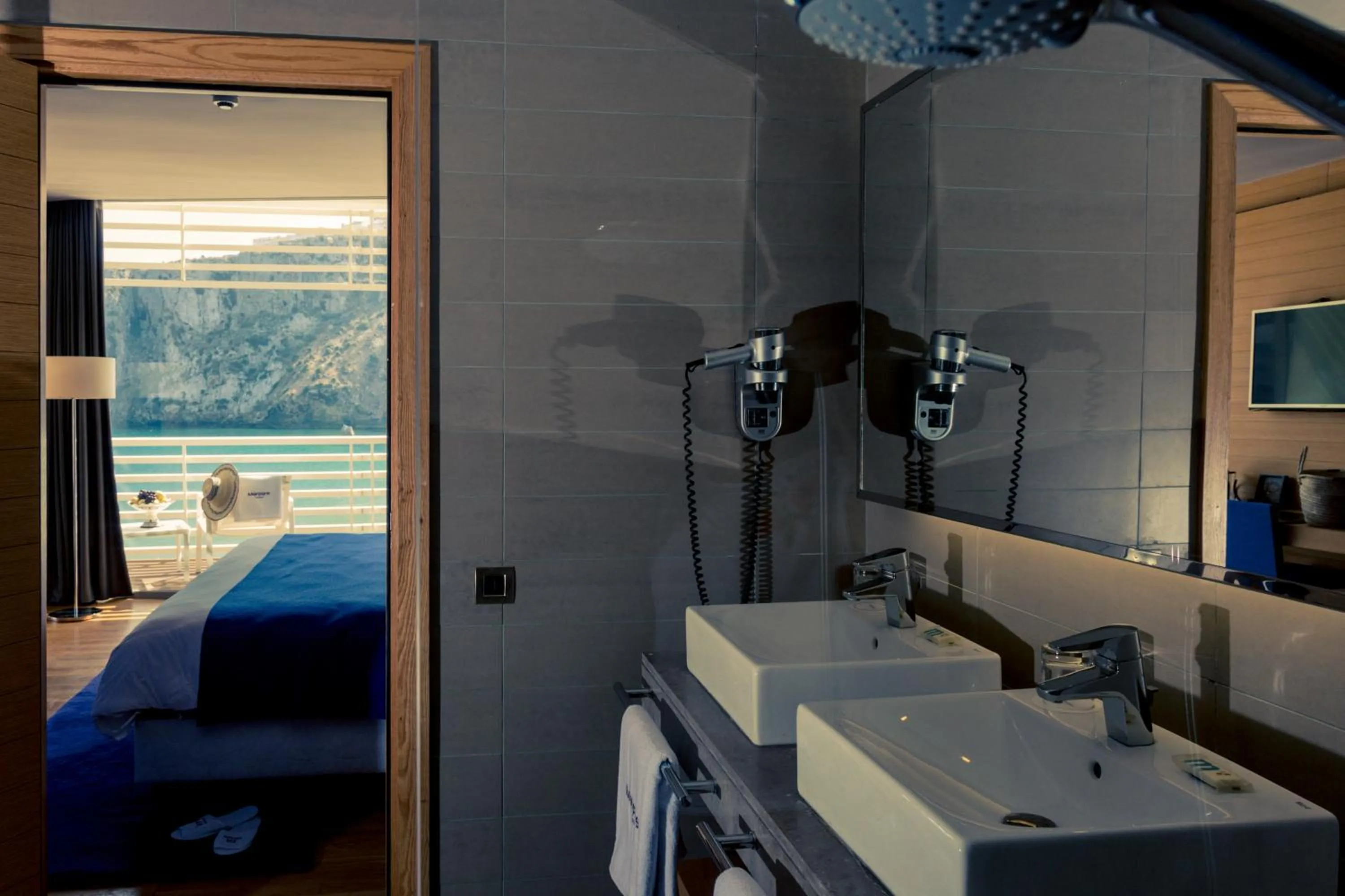 Bathroom, Bed in Mercure Quemado Al-Hoceima Resort