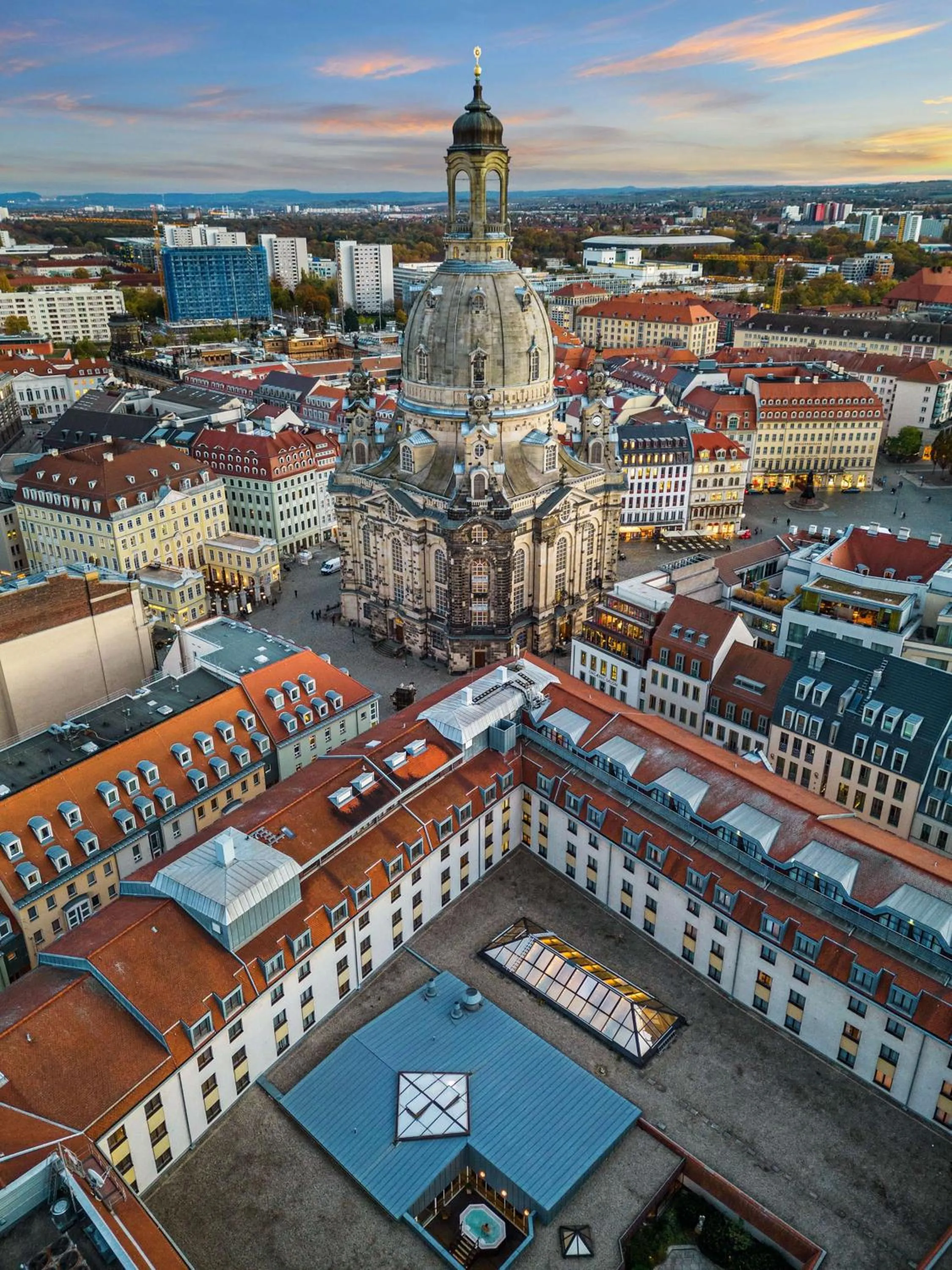 Property building in Hilton Dresden an der Frauenkirche