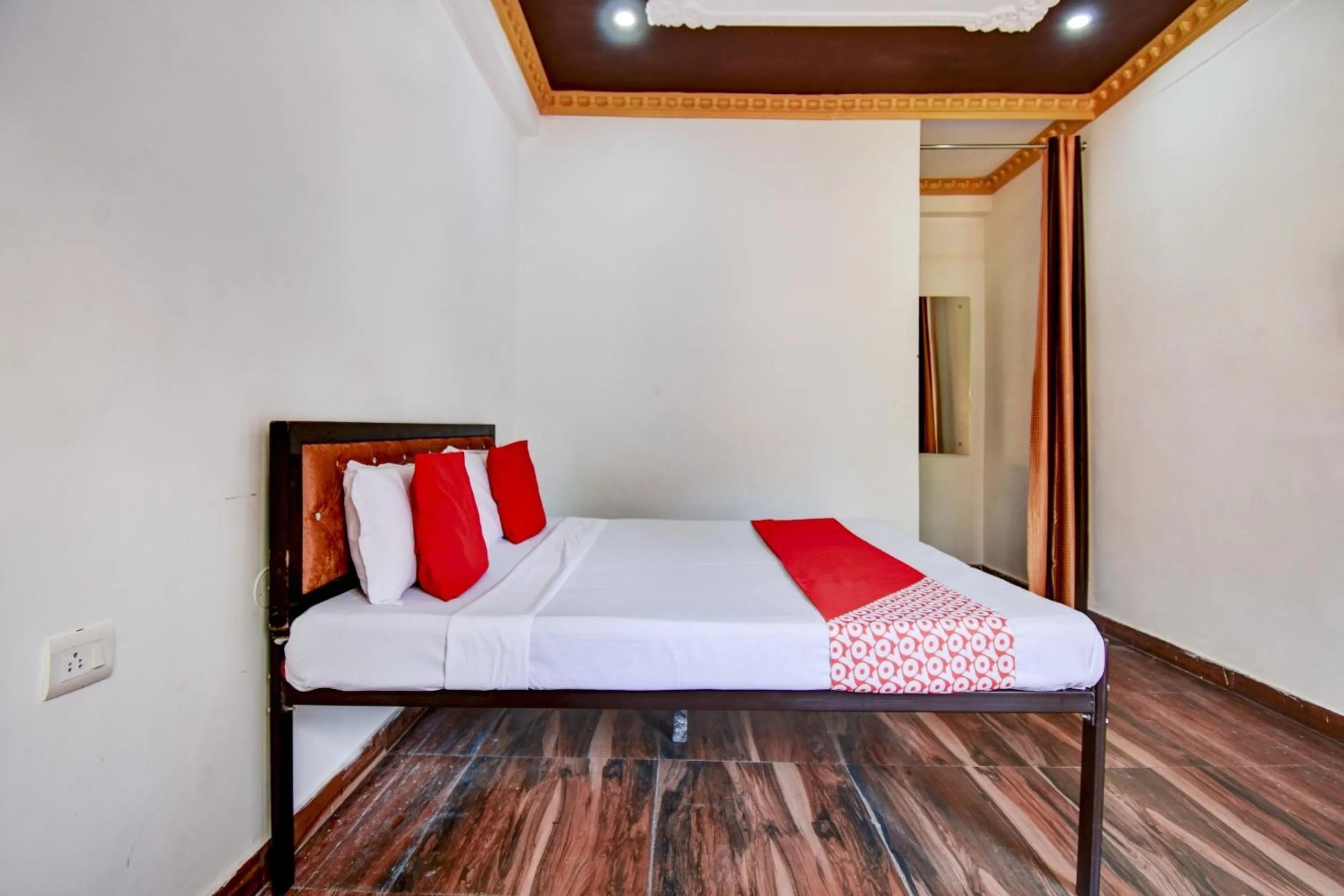 Bedroom, Bed in Hotel O by OYO Pine Tree