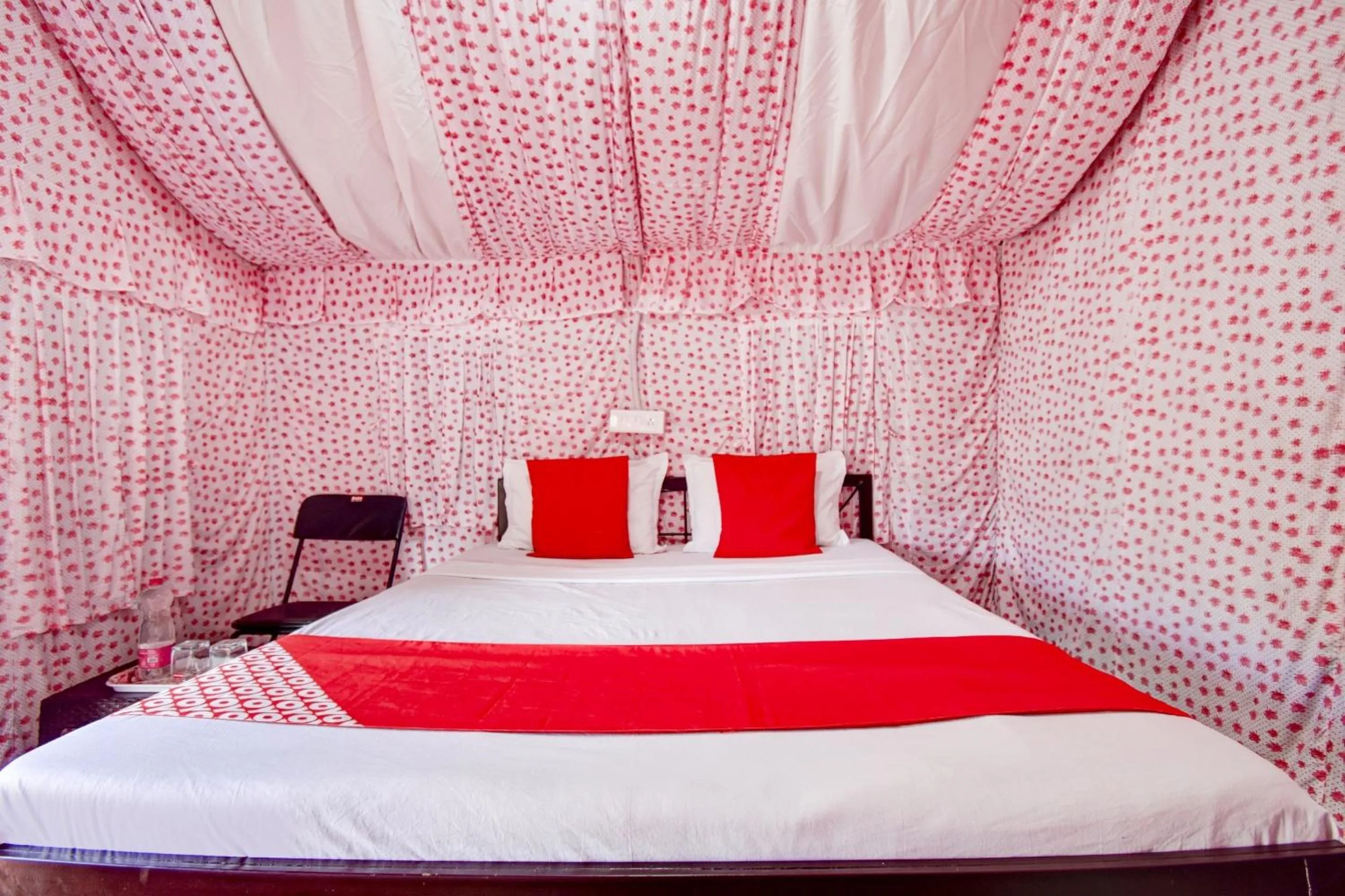 Bedroom, Bed in Hotel O by OYO Pine Tree