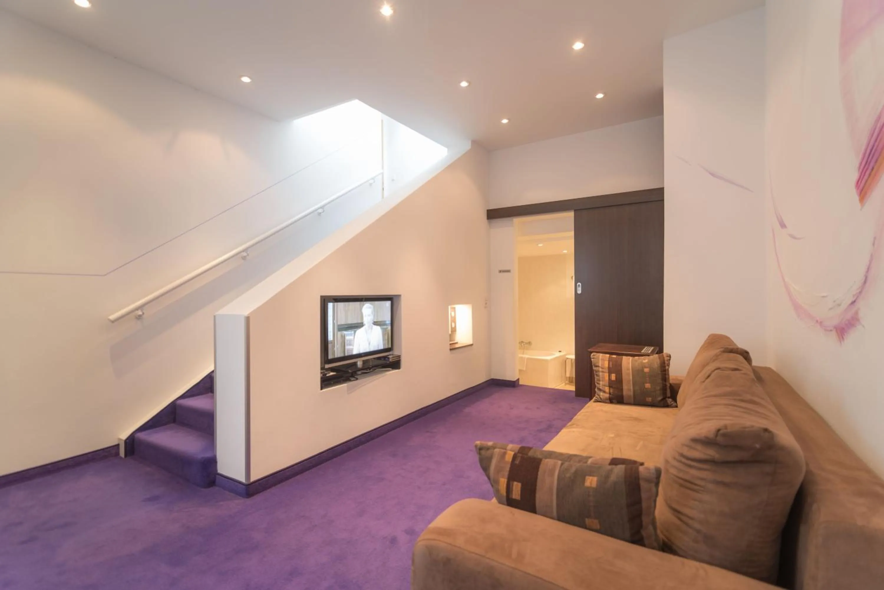 Communal lounge/ TV room in Hotel Etol - Superior