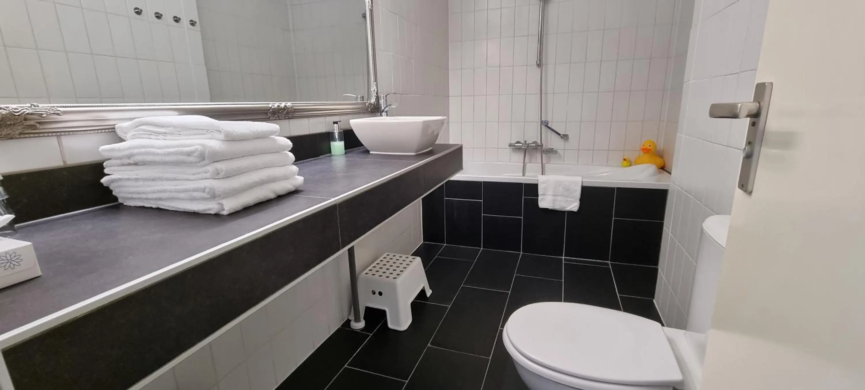 Bathroom in City Hotel Winschoten