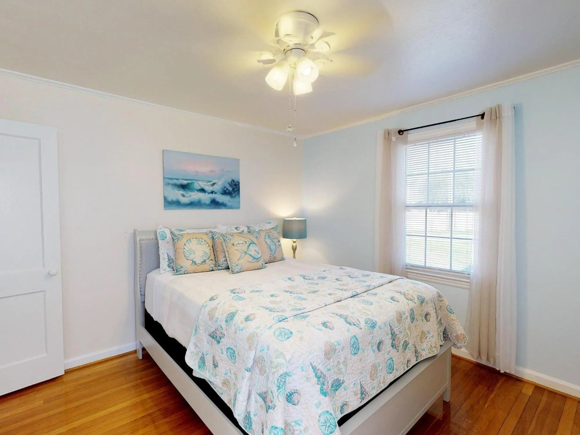 Bed in Thunderbolt Cottage