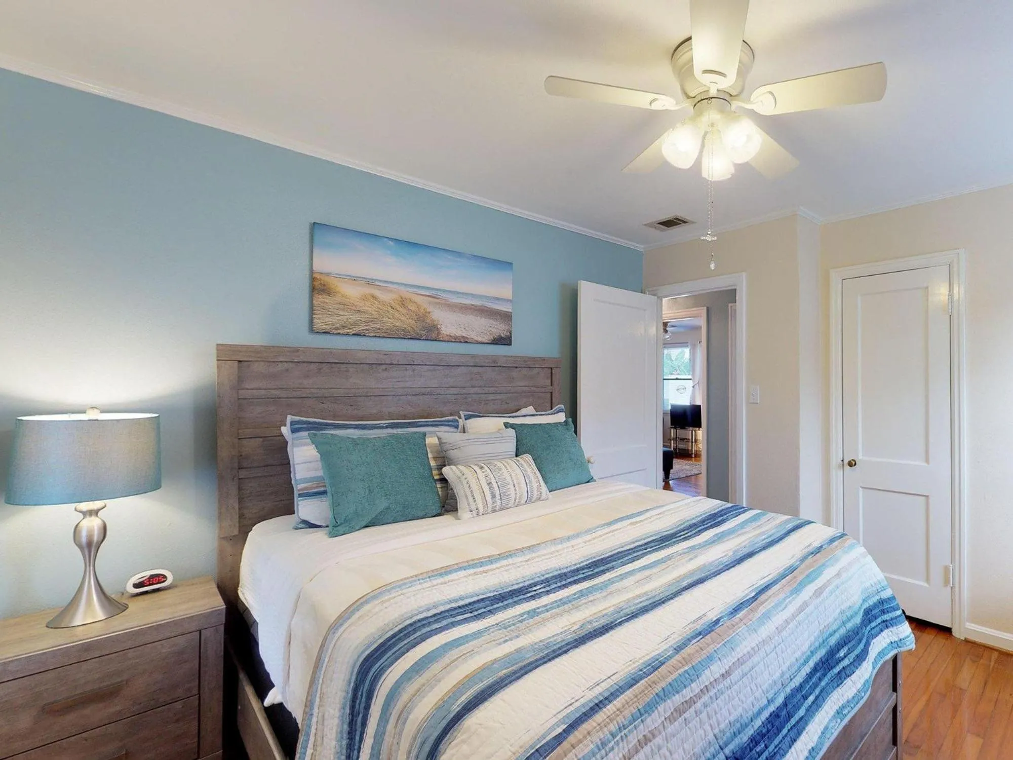 Bed in Thunderbolt Cottage