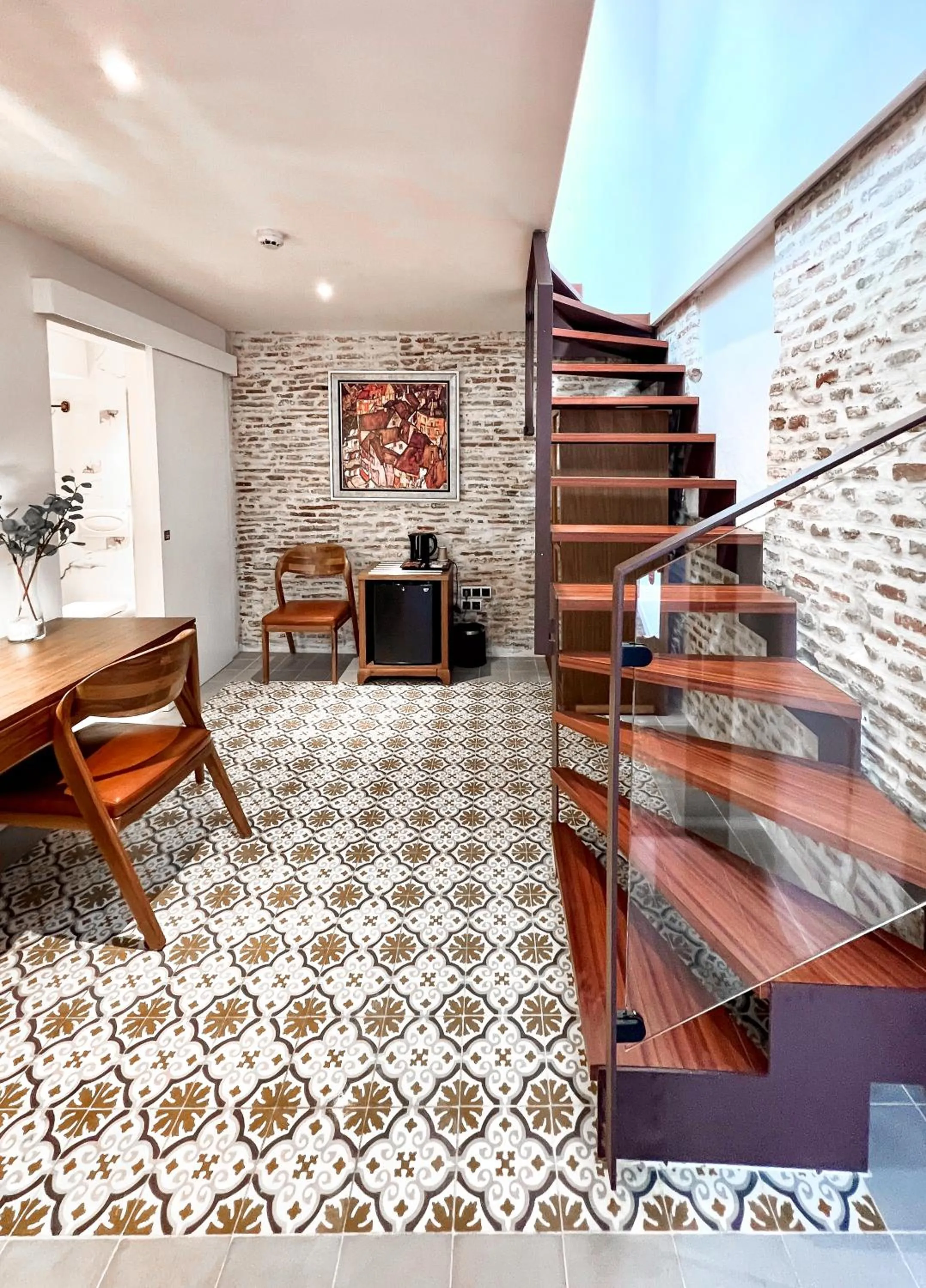 Seating area in Anahita Boutique Hotel