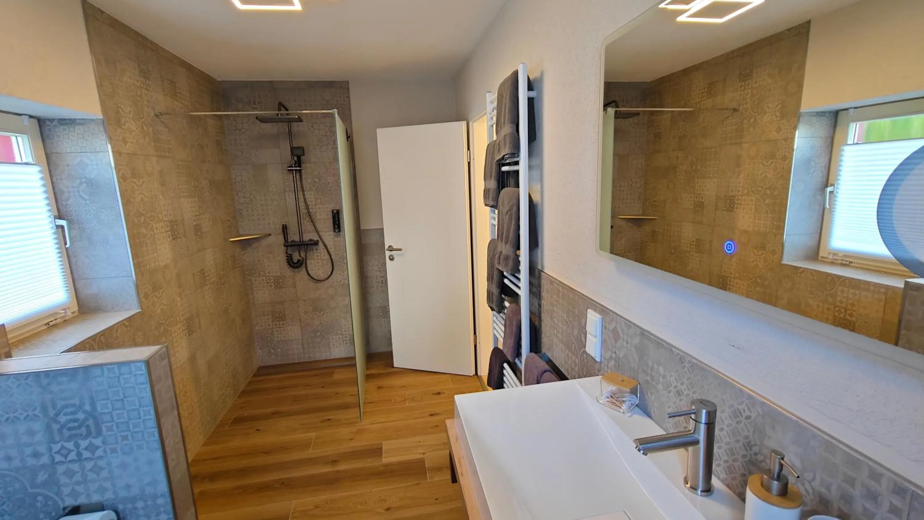 Shower in Hotel Garni "Zur Alten Post"