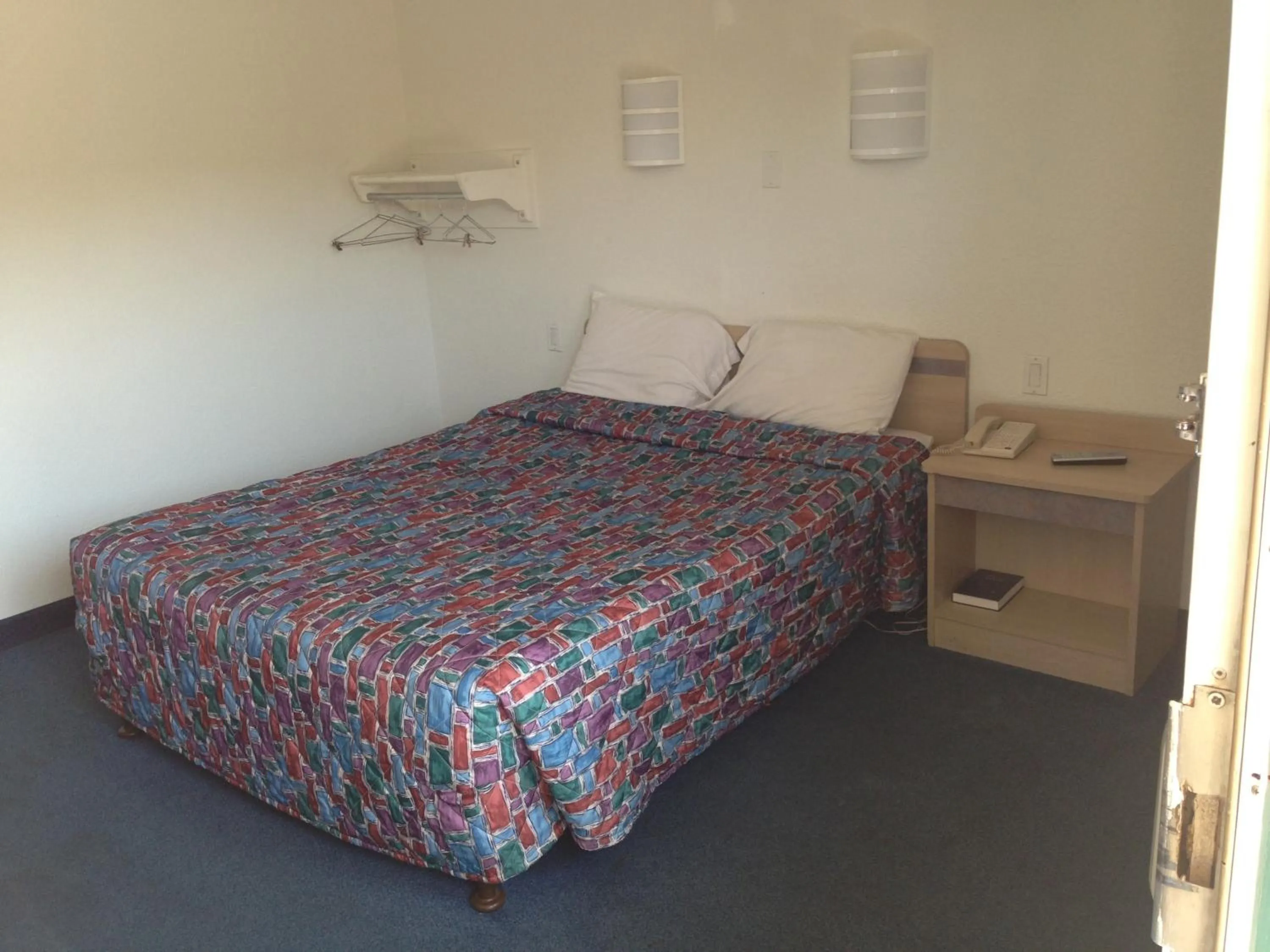 Bed in Relax Inn Forth Worth