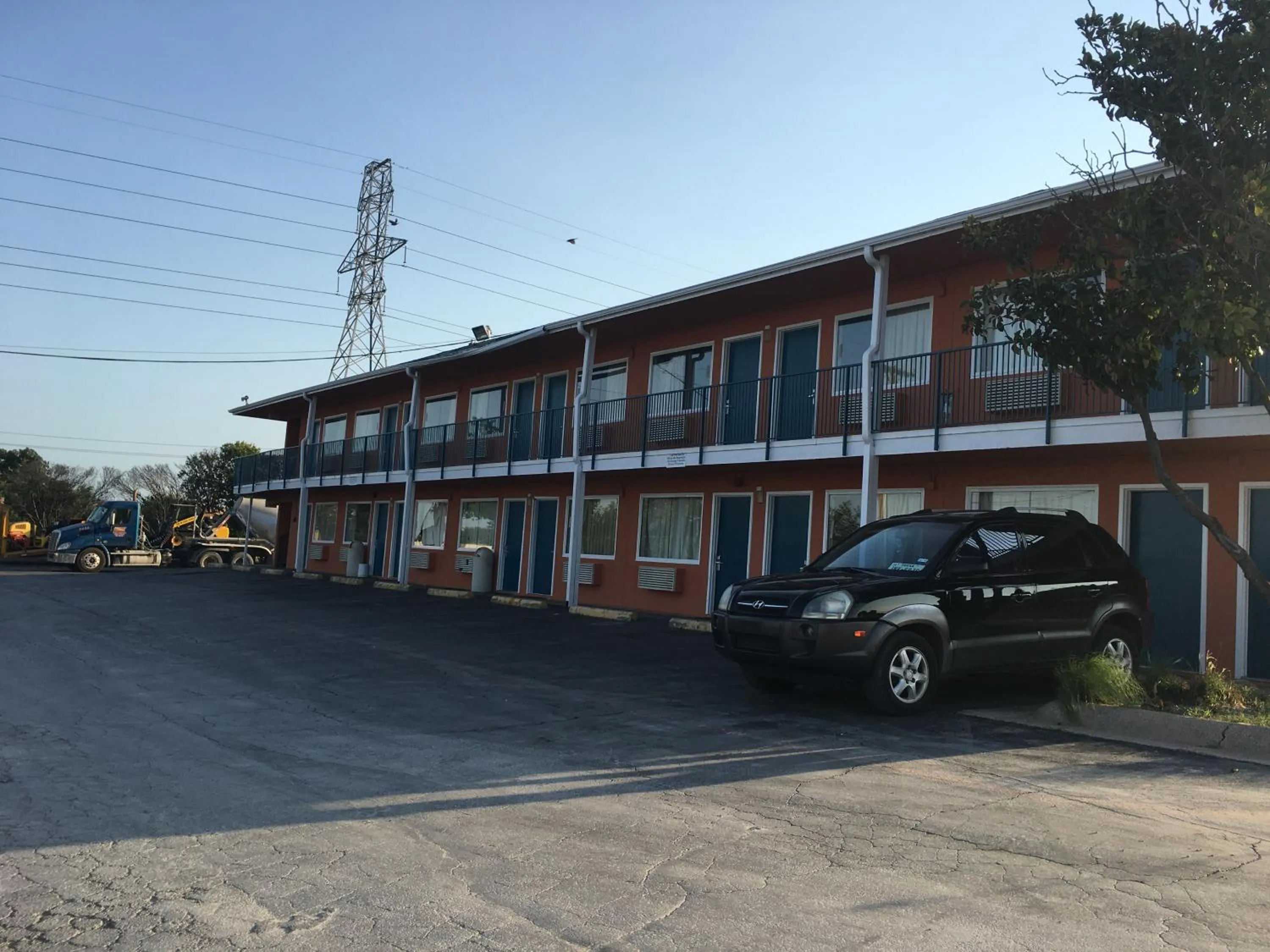 Property building in Relax Inn Forth Worth