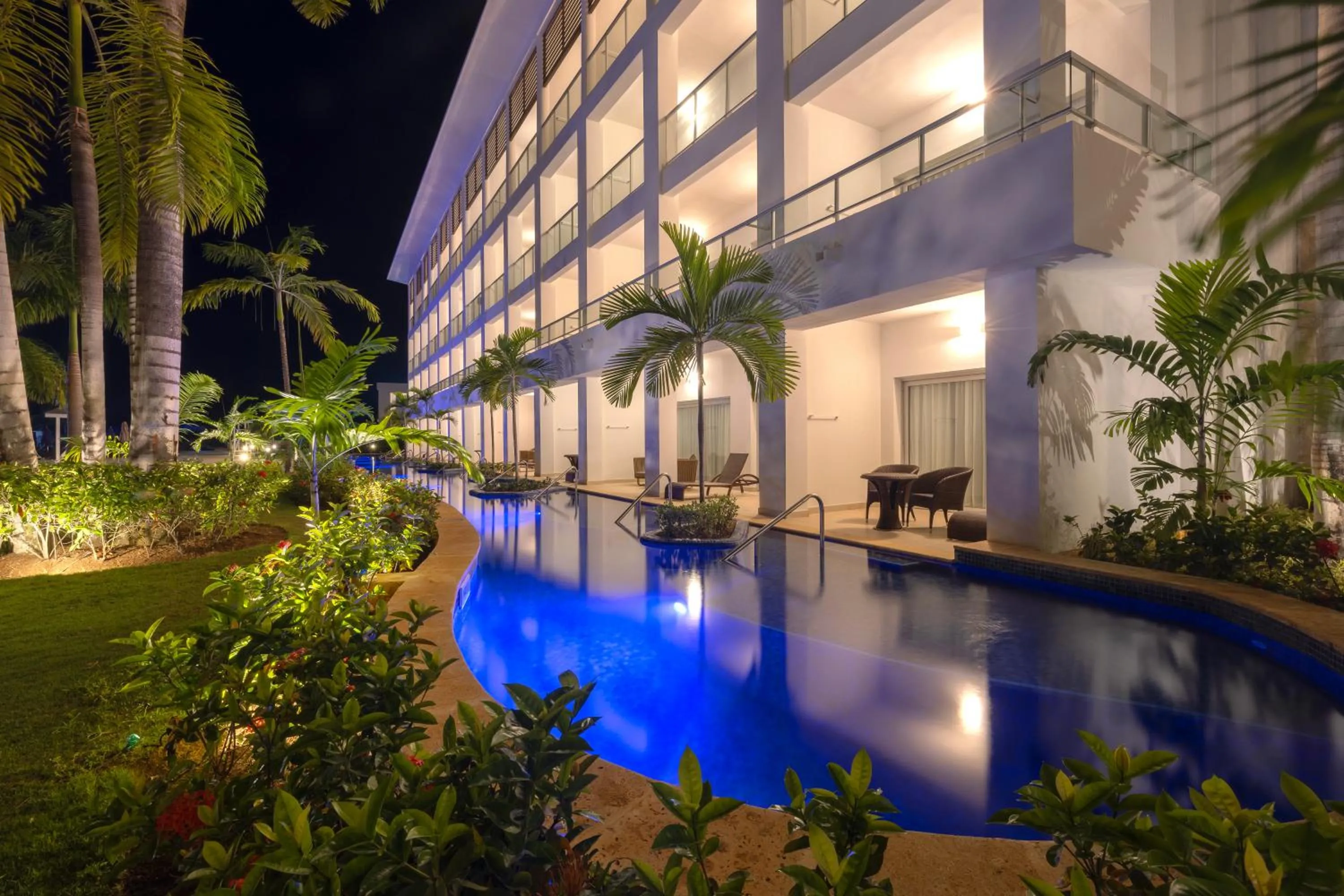 Swimming pool in Royalton Hideaway Blue Waters, An Autograph Collection All-Inclusive Resort - Adults Only