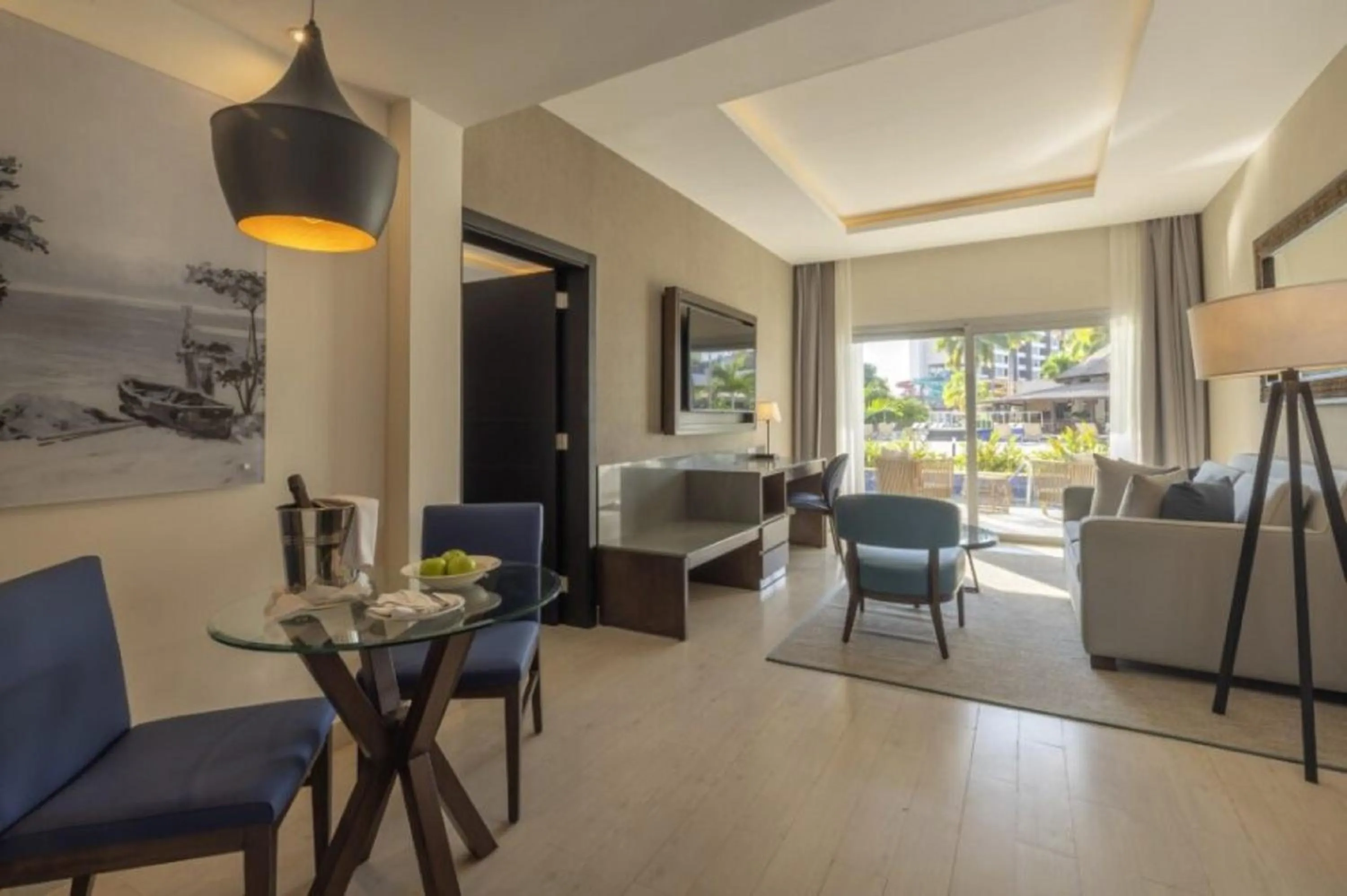 Living room in Royalton Hideaway Blue Waters, An Autograph Collection All-Inclusive Resort - Adults Only