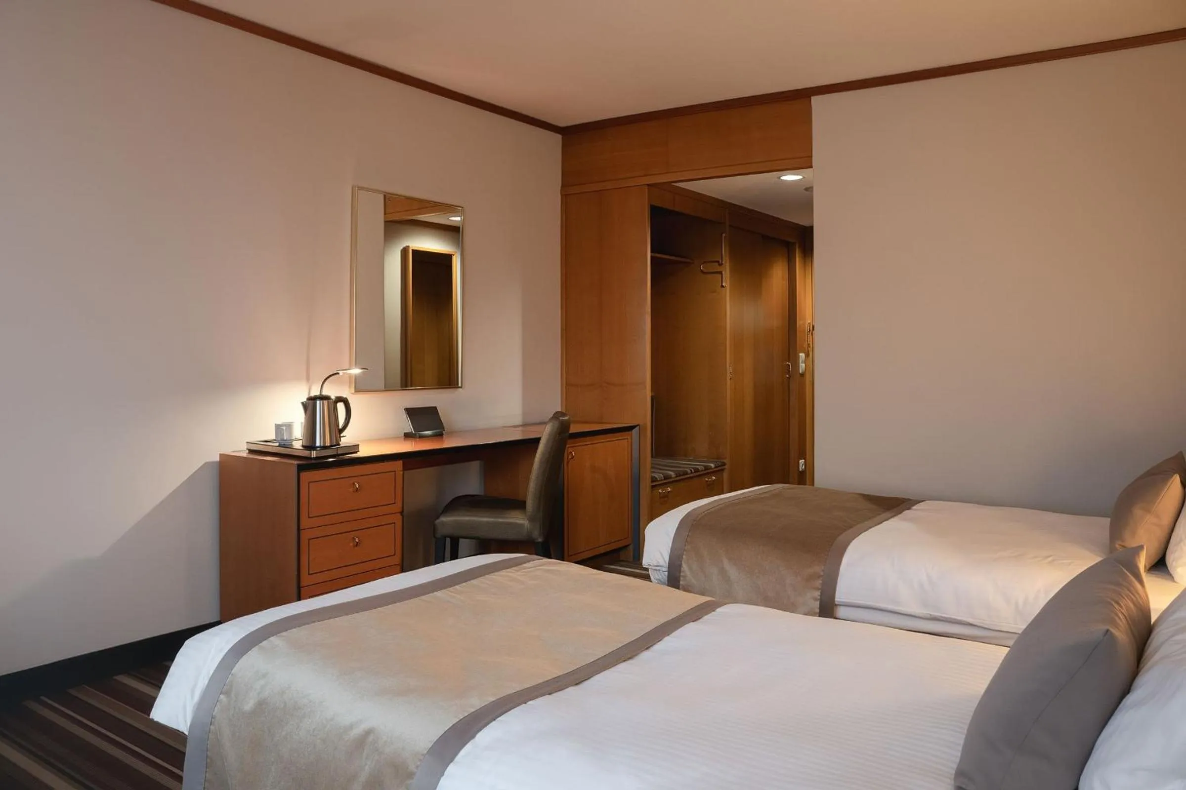 Photo of the whole room, Bed in Leonardo Hotel Weimar