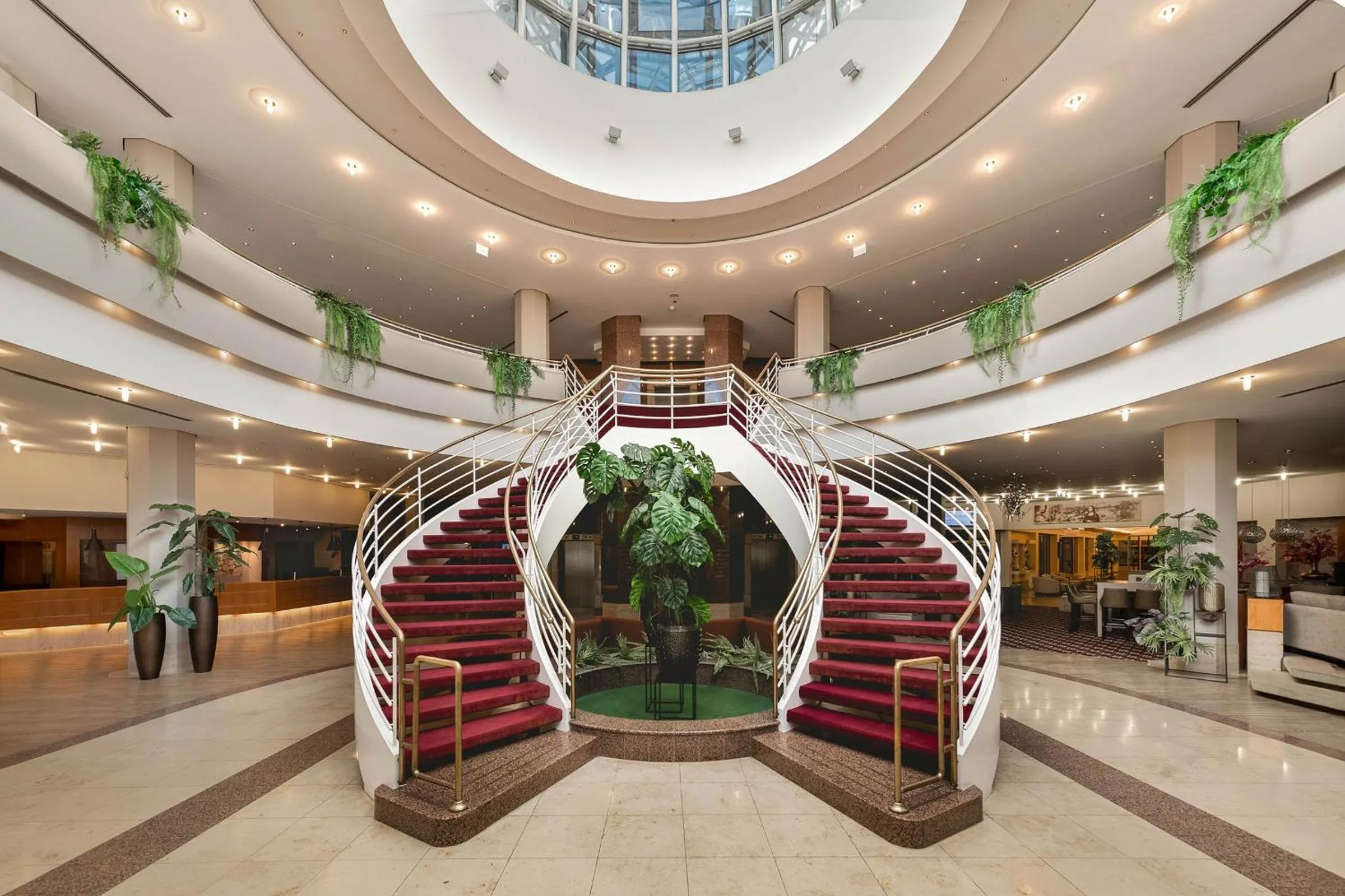 Lobby or reception in Leonardo Hotel Weimar