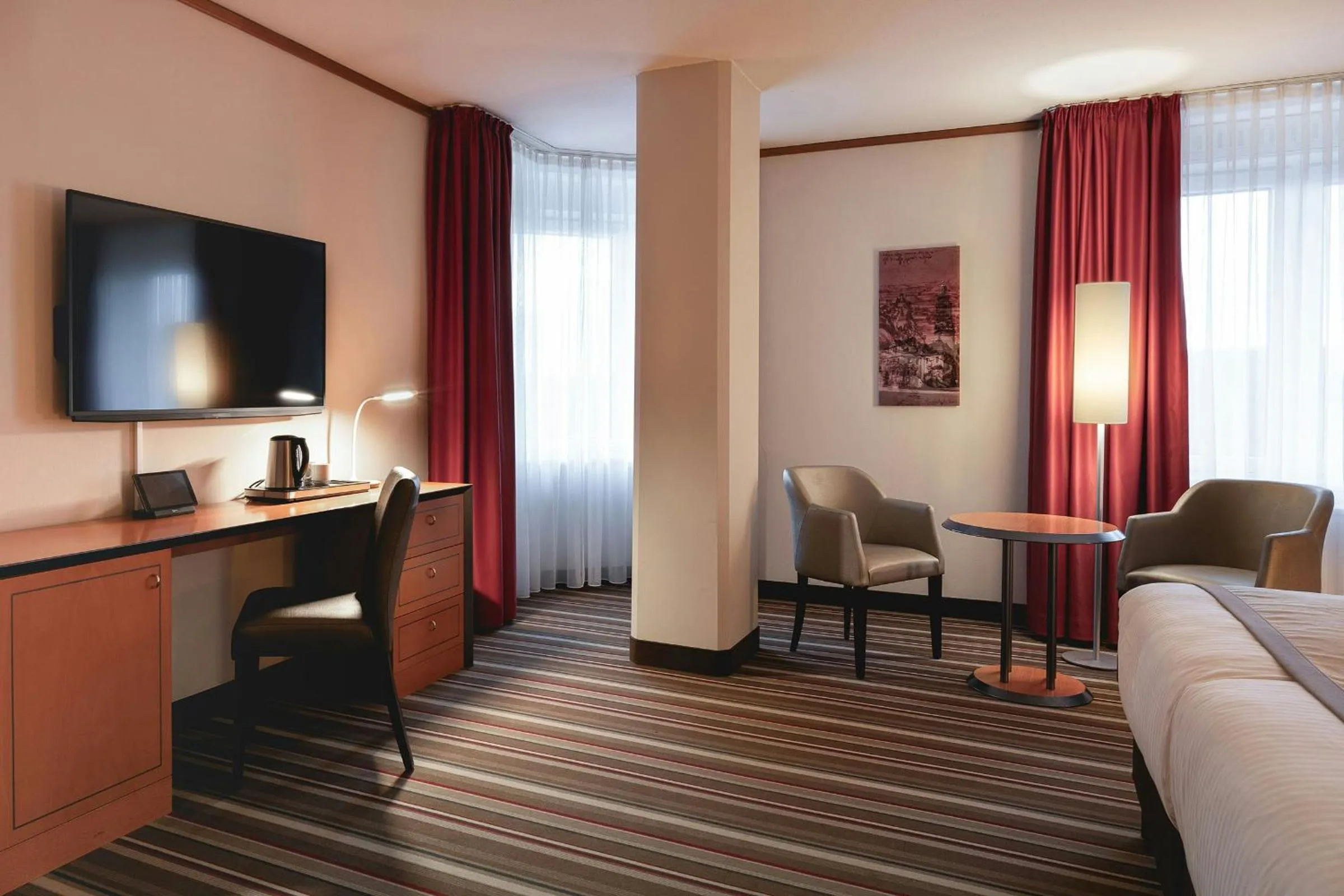 Photo of the whole room in Leonardo Hotel Weimar