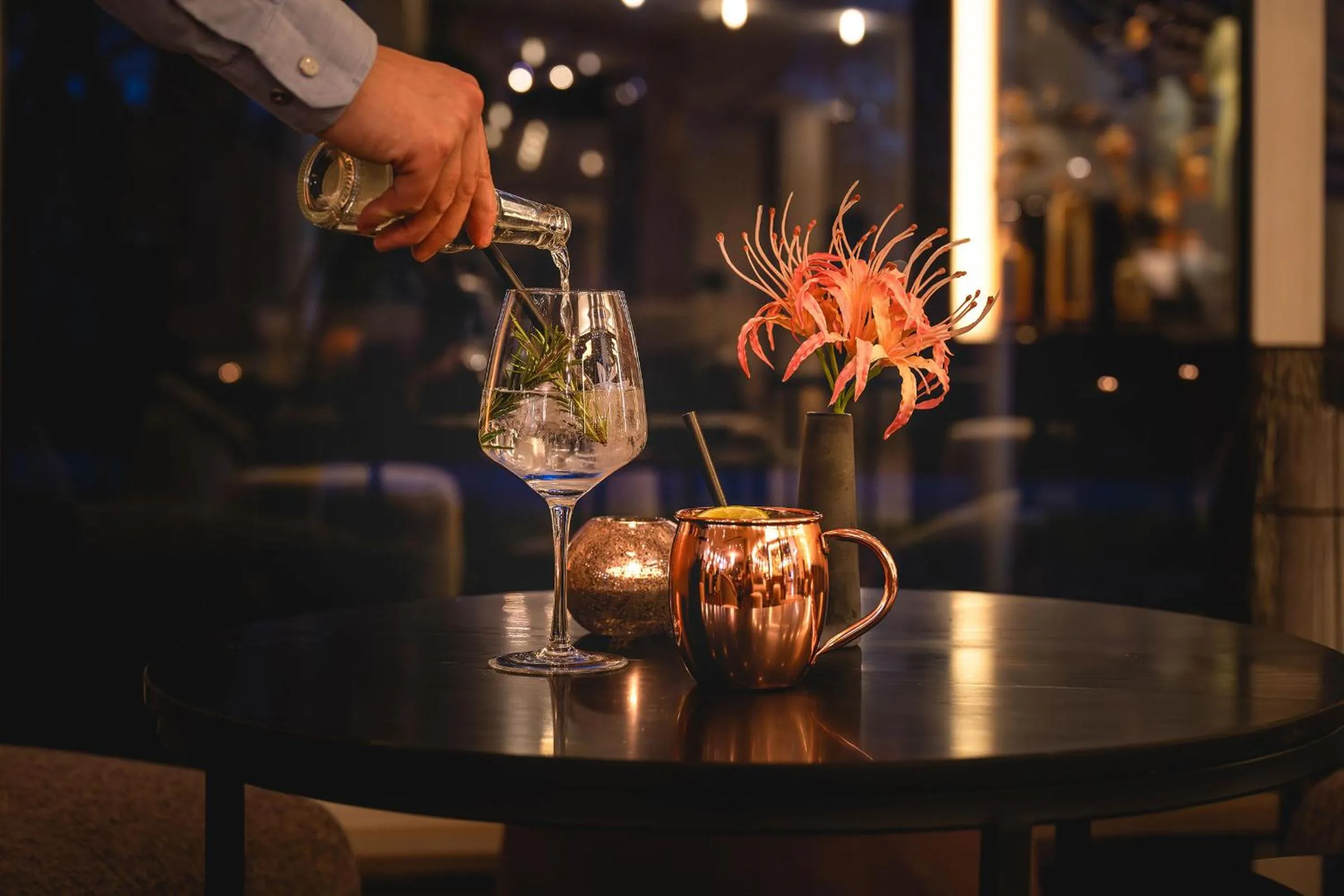 Lounge or bar in Leonardo Hotel Weimar