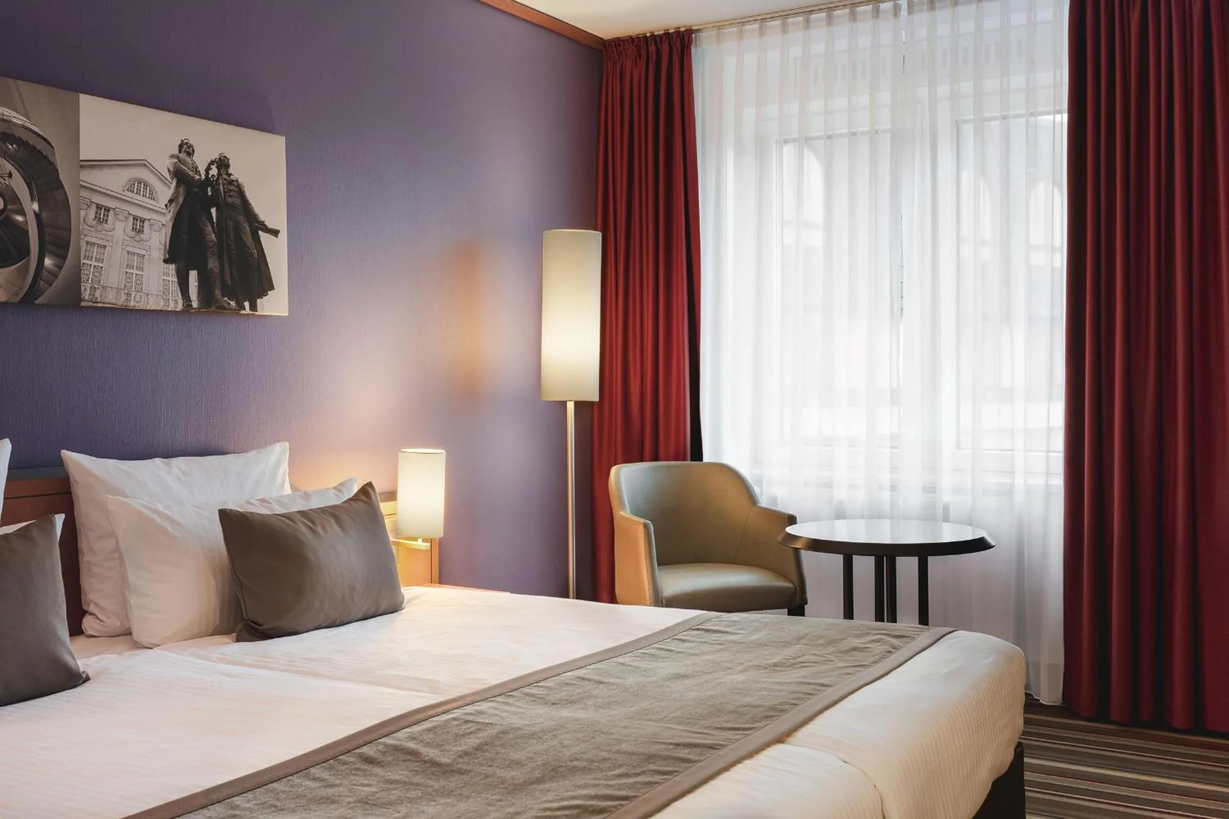 Photo of the whole room, Bed in Leonardo Hotel Weimar