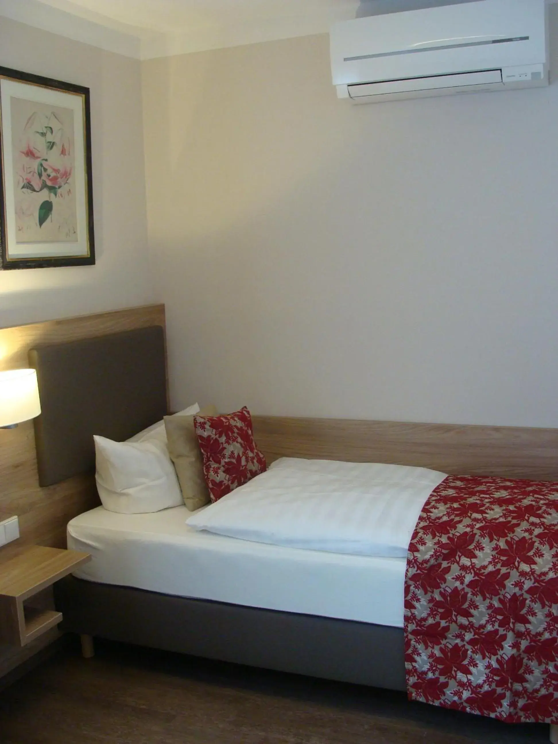 Business Single Room in Hotel Löhr Business Single Room in Hotel Löhr