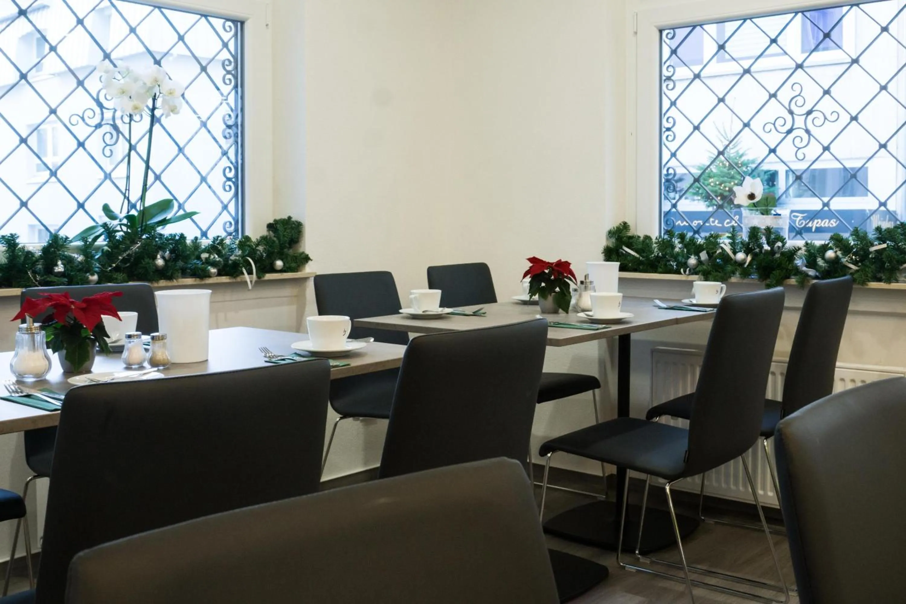 Restaurant/places to eat in Hotel Löhr