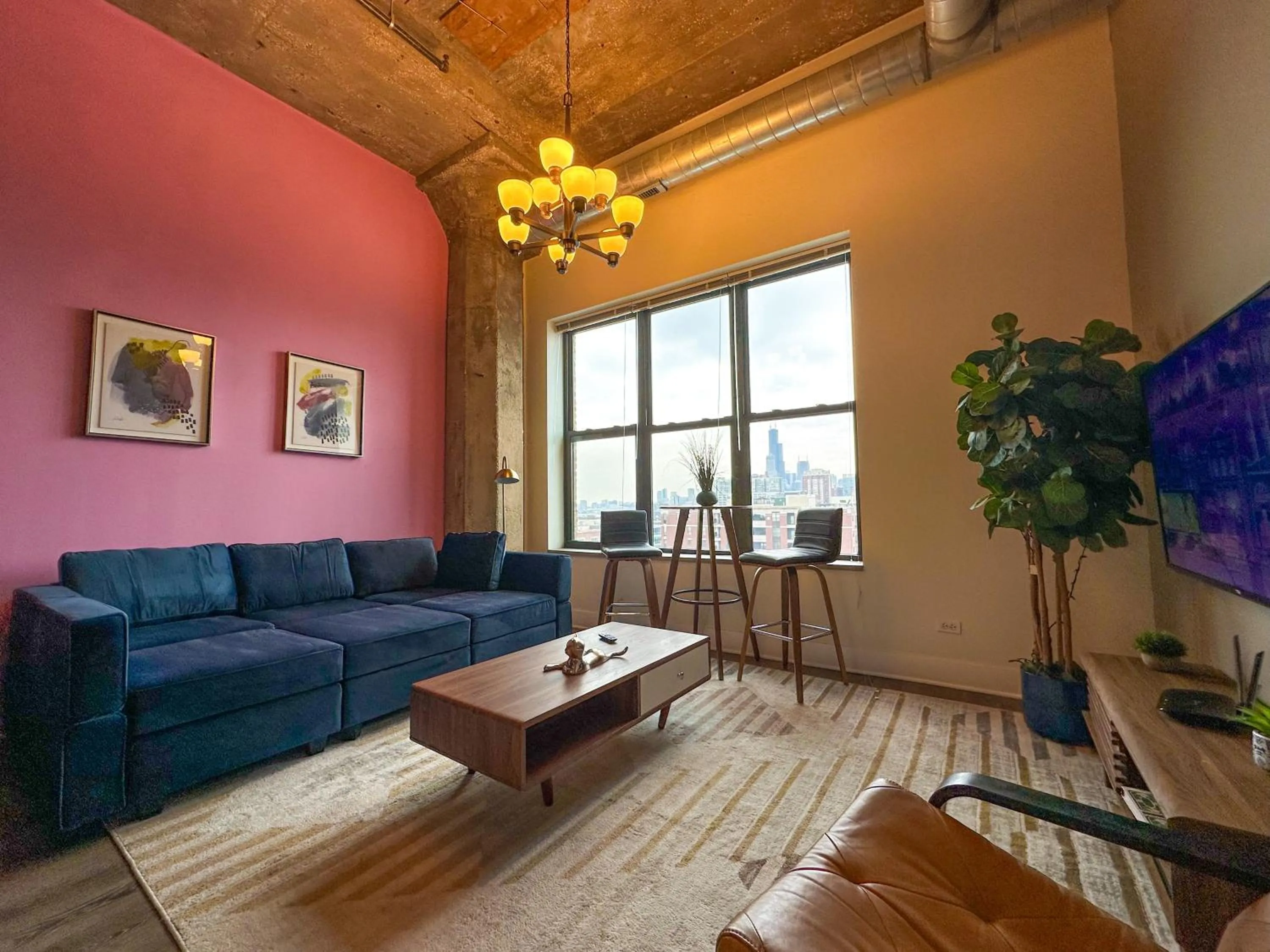 Modern 2BR Loft with Amazing City Skyline View and Optional Parking for 8 Guests Near McCormick Place and Soldier Field