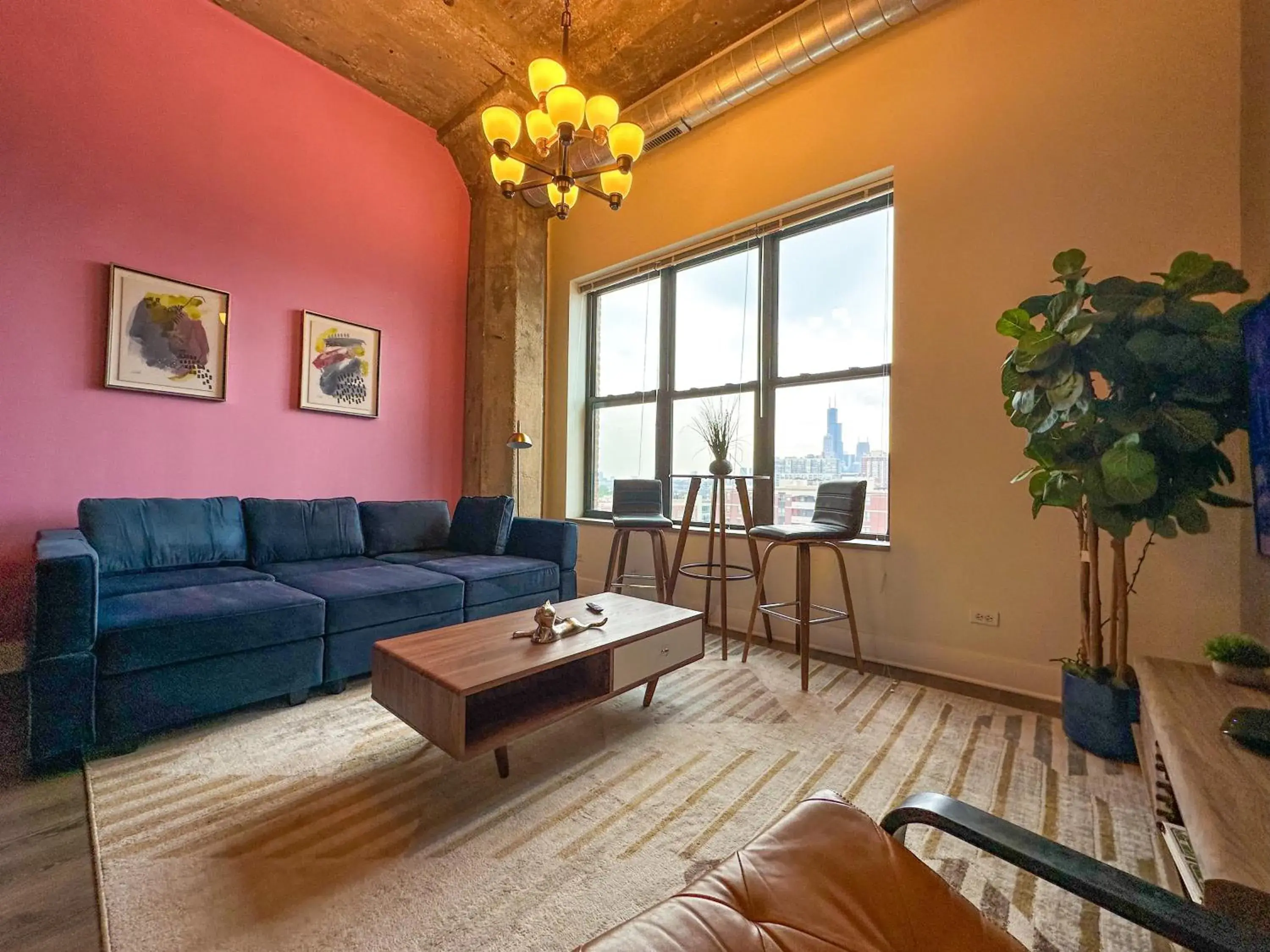 Modern 2BR Loft with Amazing City Skyline View and Optional Parking for 8 Guests Near McCormick Place and Soldier Field Modern 2BR Loft with Amazing City Skyline View and Optional Parking for 8 Guests Near McCormick Place and Soldier Field