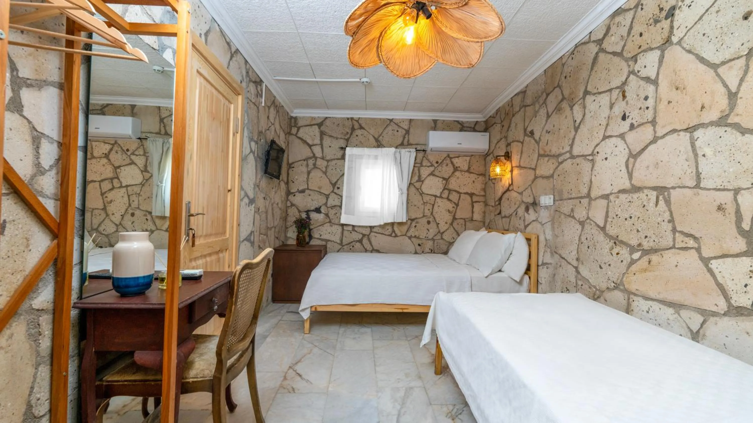 Bed in Woodstock Alaçatı