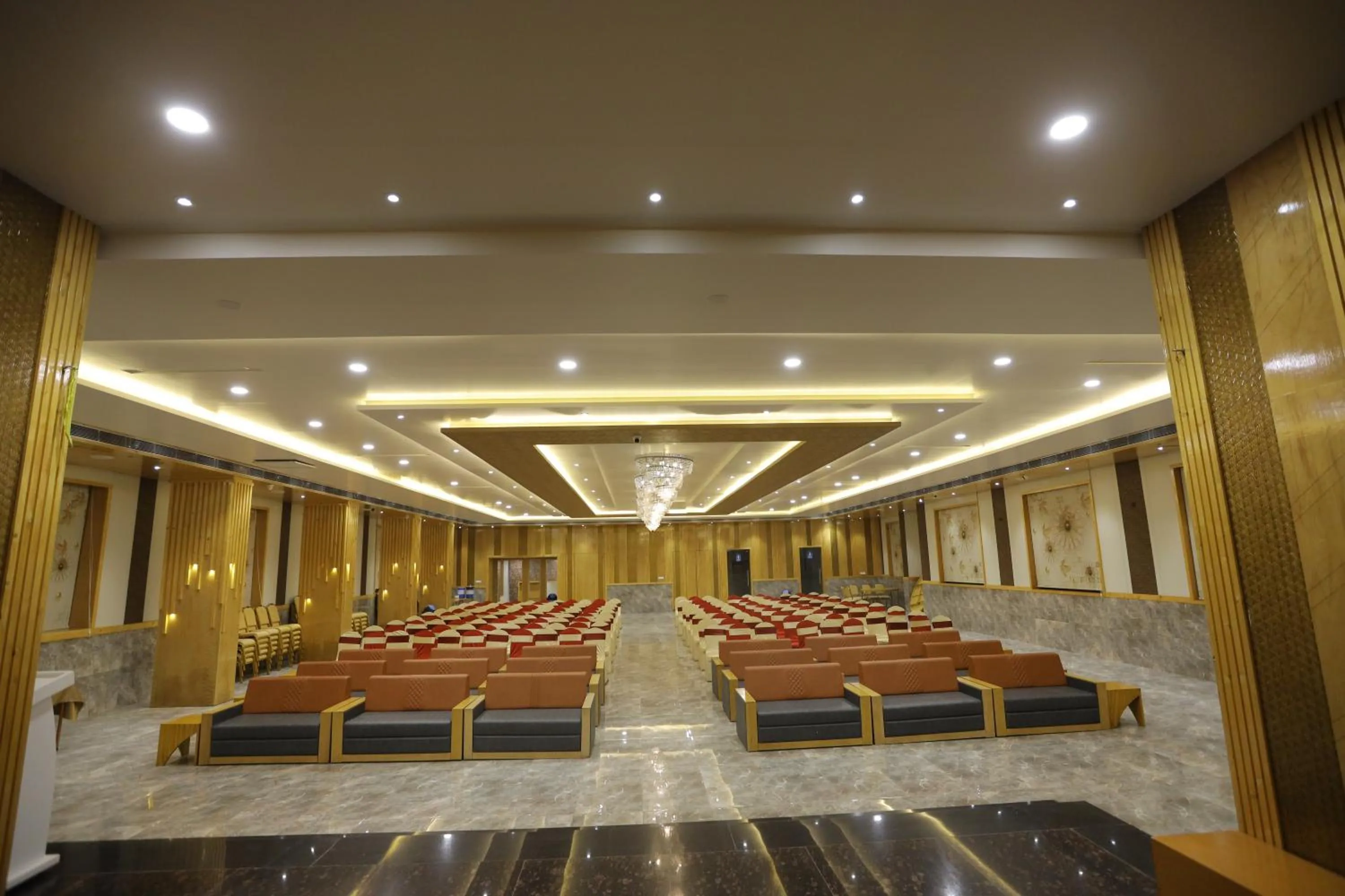 Banquet/Function facilities in THE GRAND ASTORIA SOMANTH by Shivalaya Darshanam