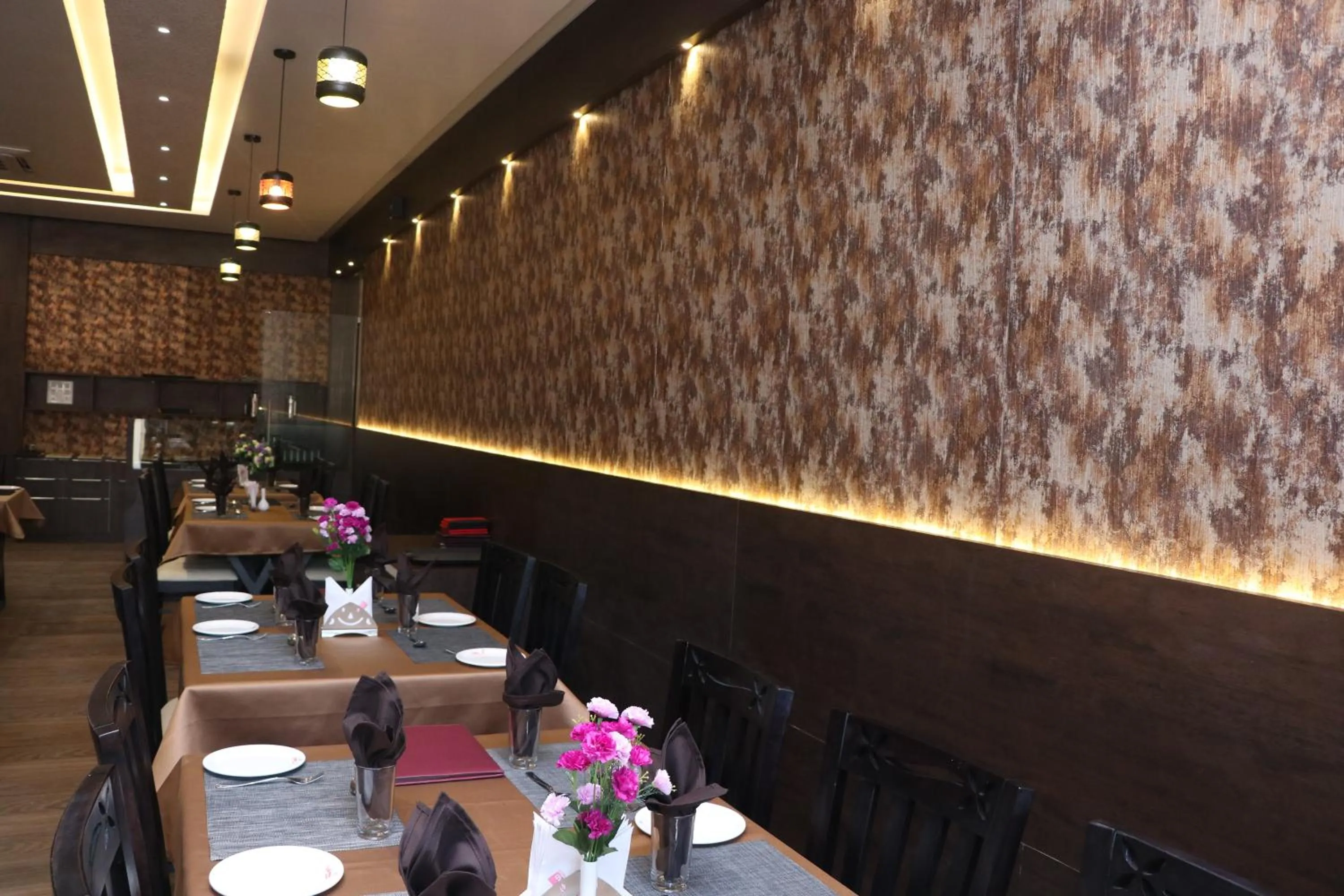 Restaurant/places to eat in THE GRAND ASTORIA SOMANTH by Shivalaya Darshanam