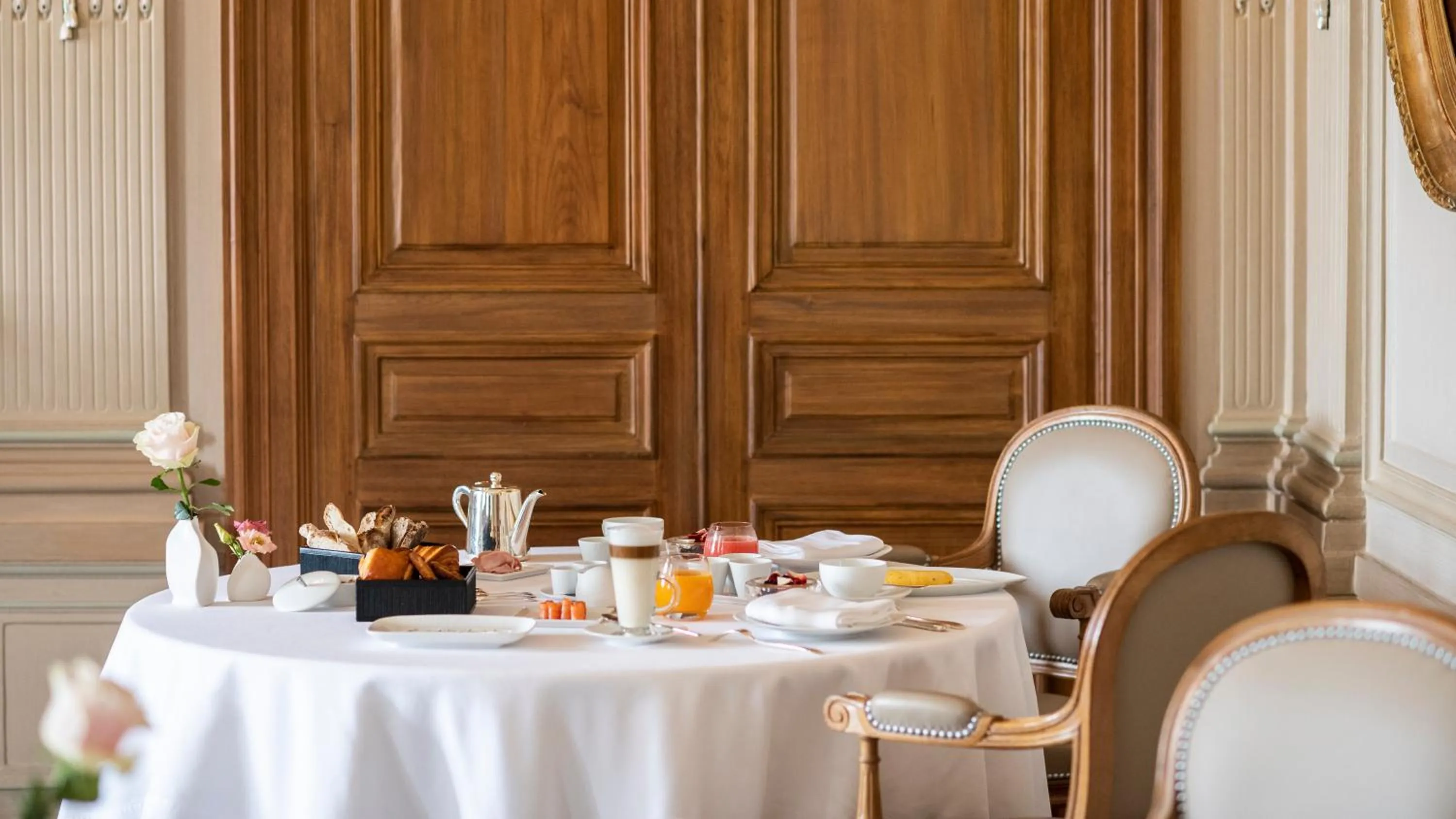 Breakfast in Domaine les Crayères