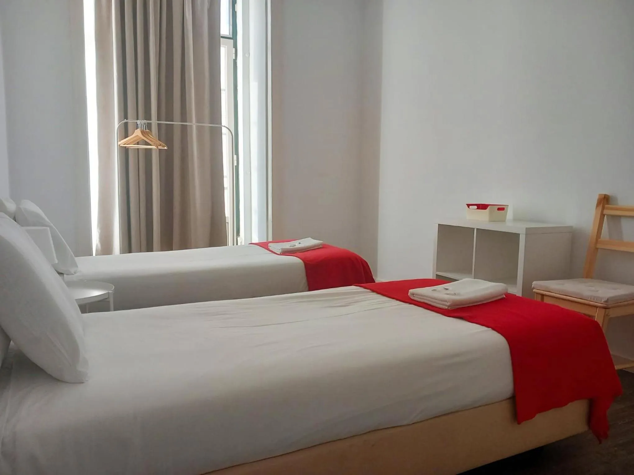 Superior Three-Bedroom Apartment in City Stays Cais do Sodre Apartments