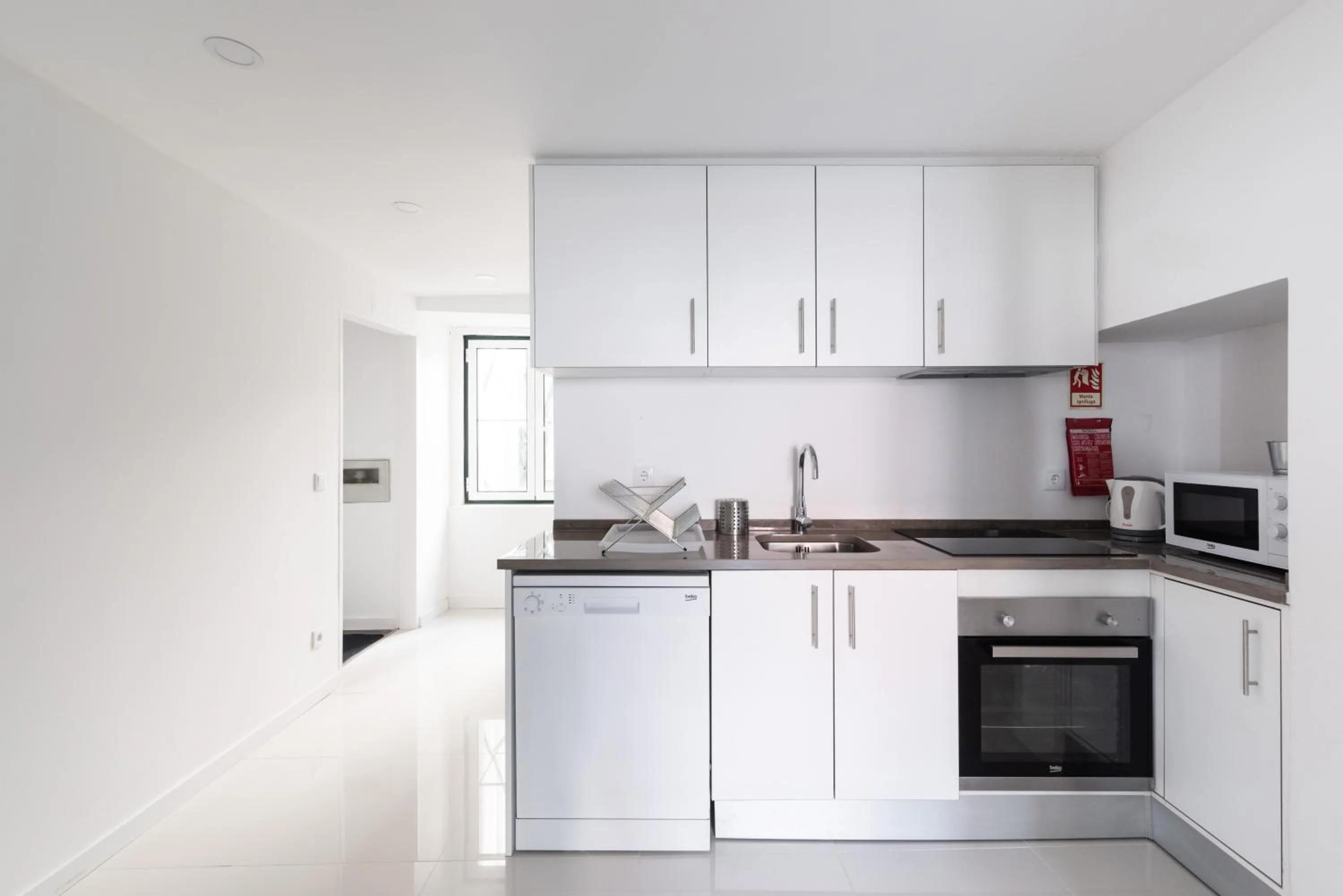 Kitchen or kitchenette in City Stays Cais do Sodre Apartments