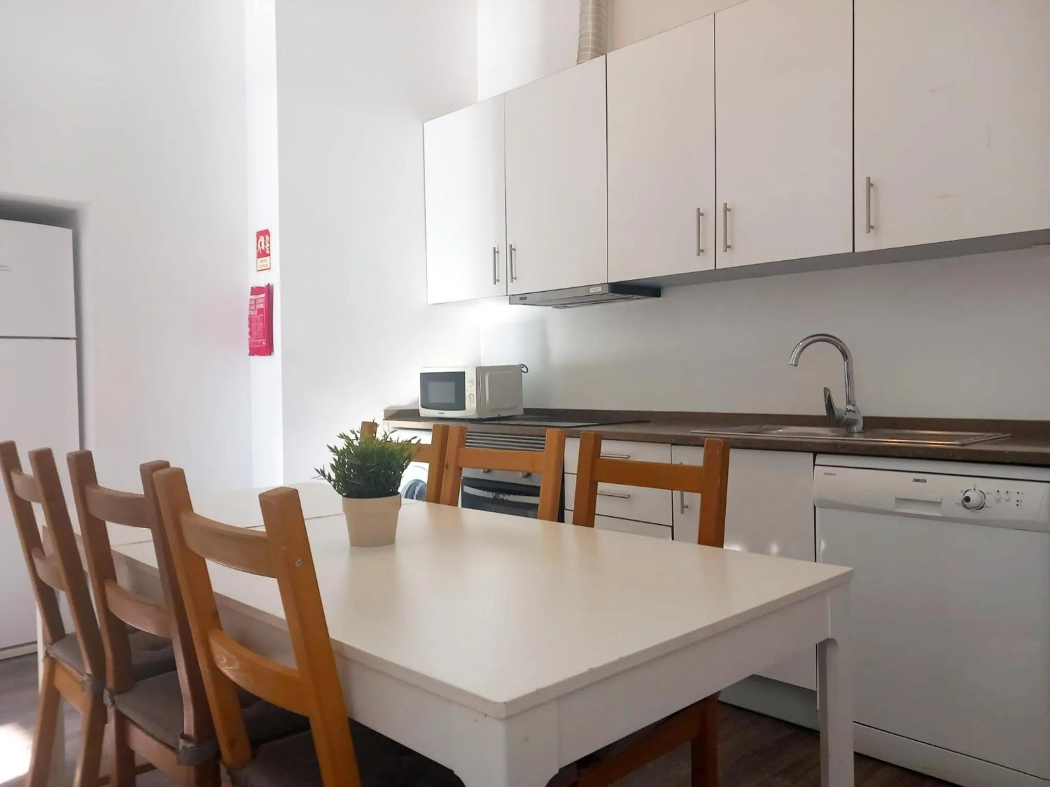 Kitchen or kitchenette in City Stays Cais do Sodre Apartments