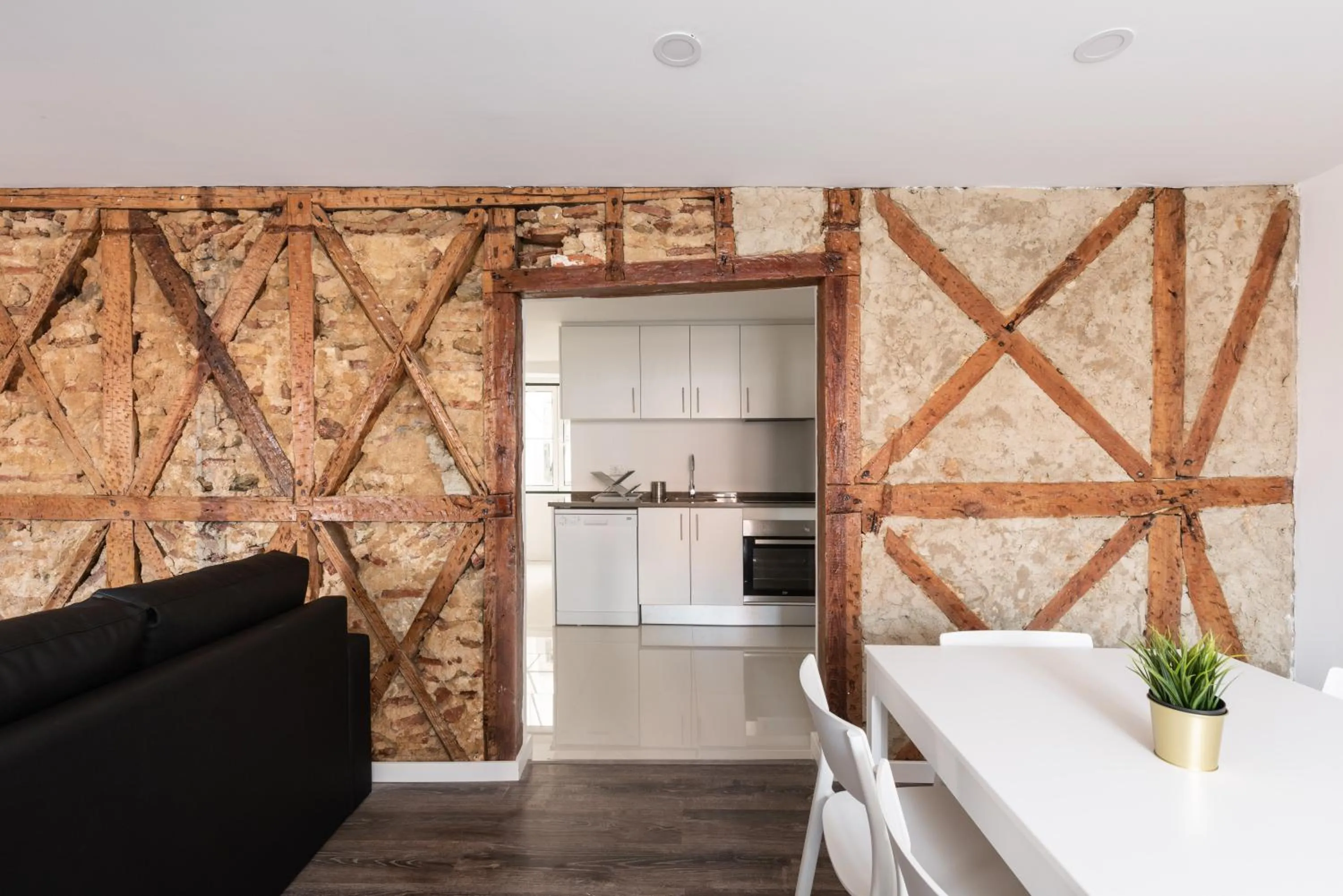 Kitchen or kitchenette in City Stays Cais do Sodre Apartments