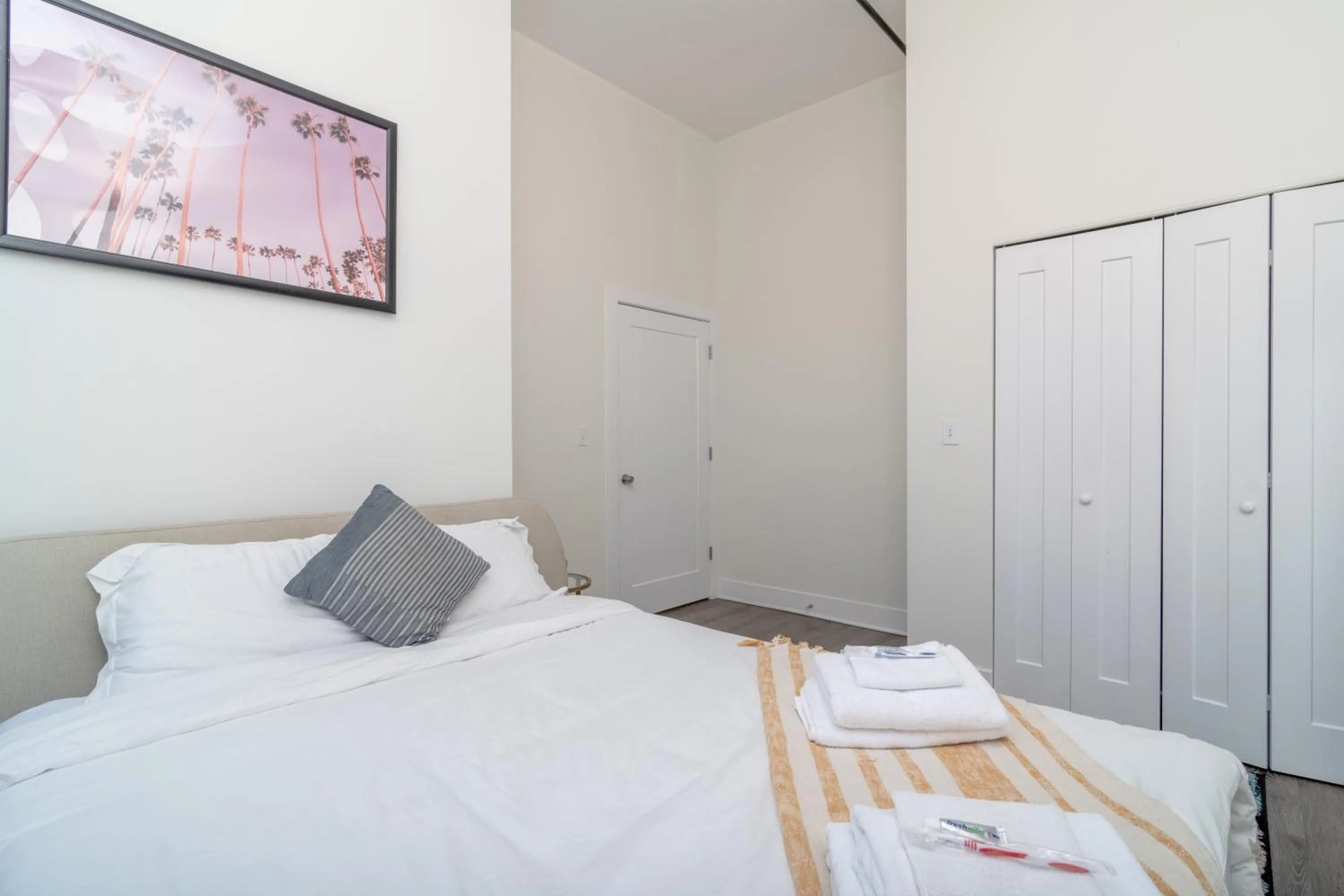 Bed in McCormick Place 3BR Luxury Penthouse Duplex with Personal Rooftop and Optional Parking for 8 guests in Chicago South Loop