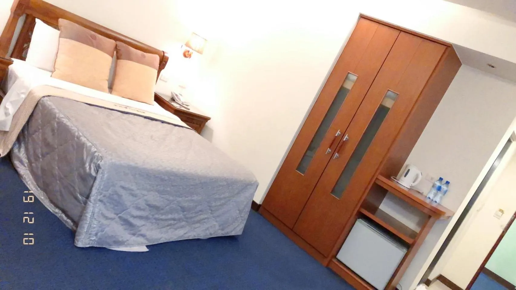 Bed in England Business Motel