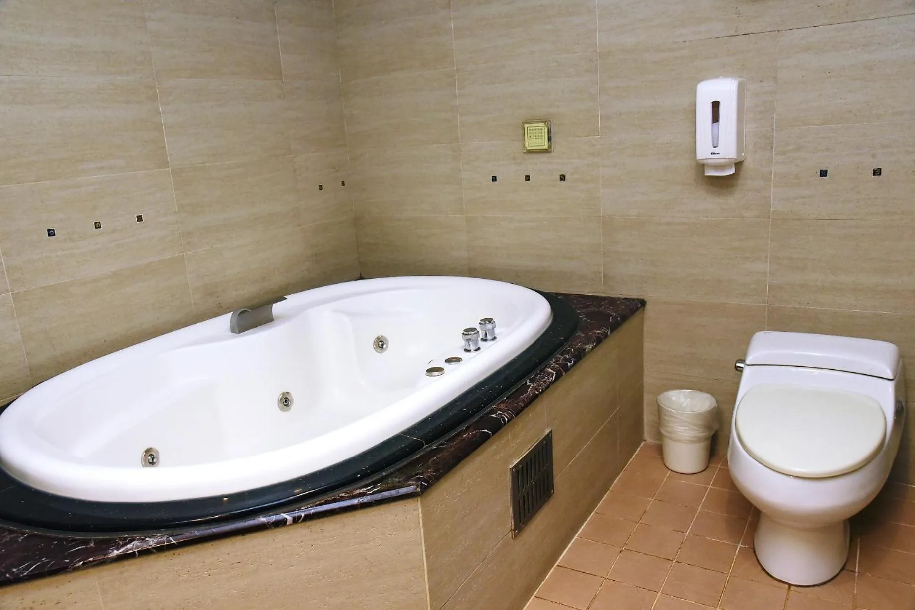 Bathroom in England Business Motel