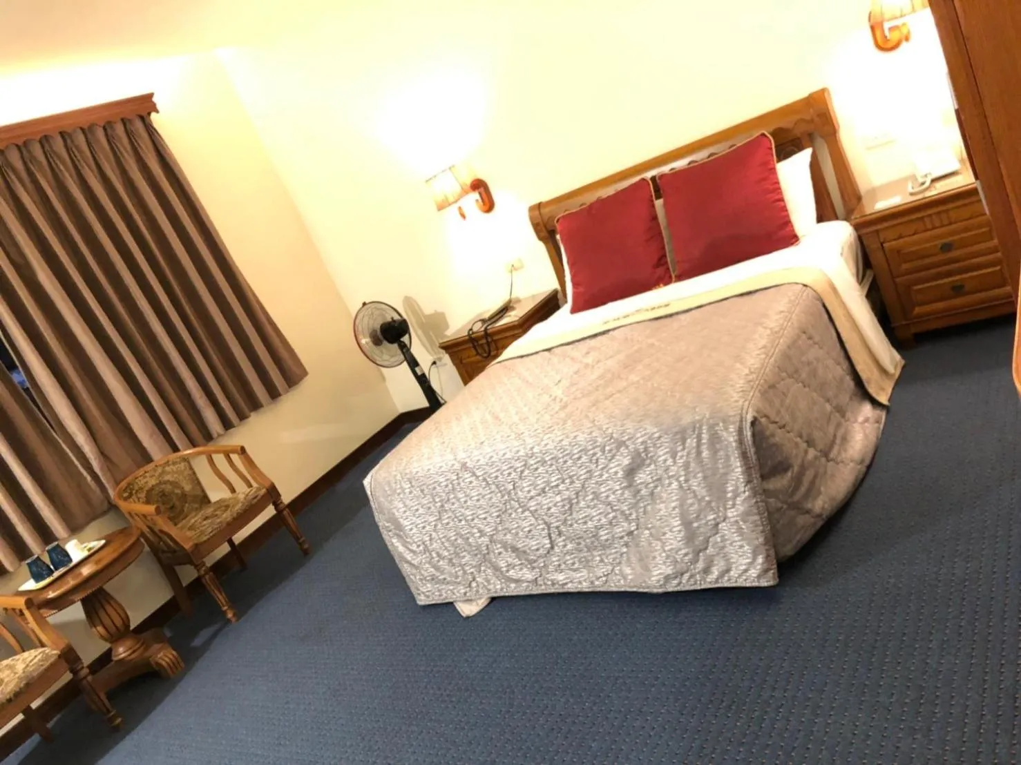 Bed in England Business Motel